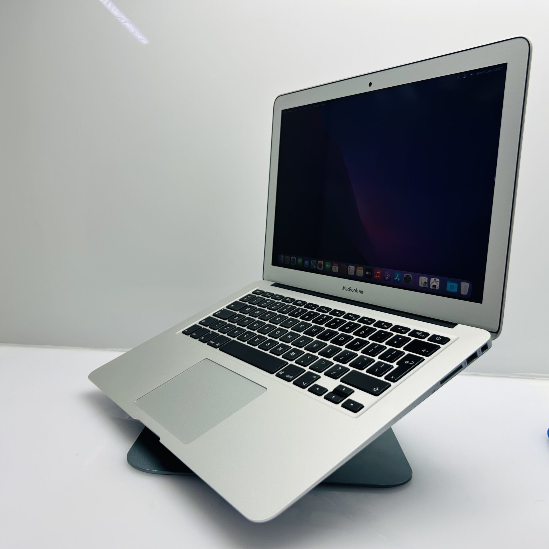 Buy Used Apple Macbook Air 13-inch “Core i5” 1.8GHz (2017) 8GB RAM