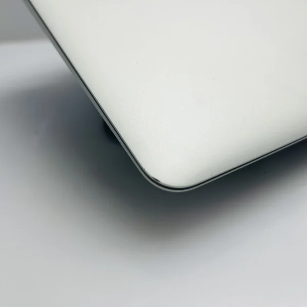 Apple Macbook Air 13-inch “Core i5” 1.8GHz (2017) 8GB RAM 128GB