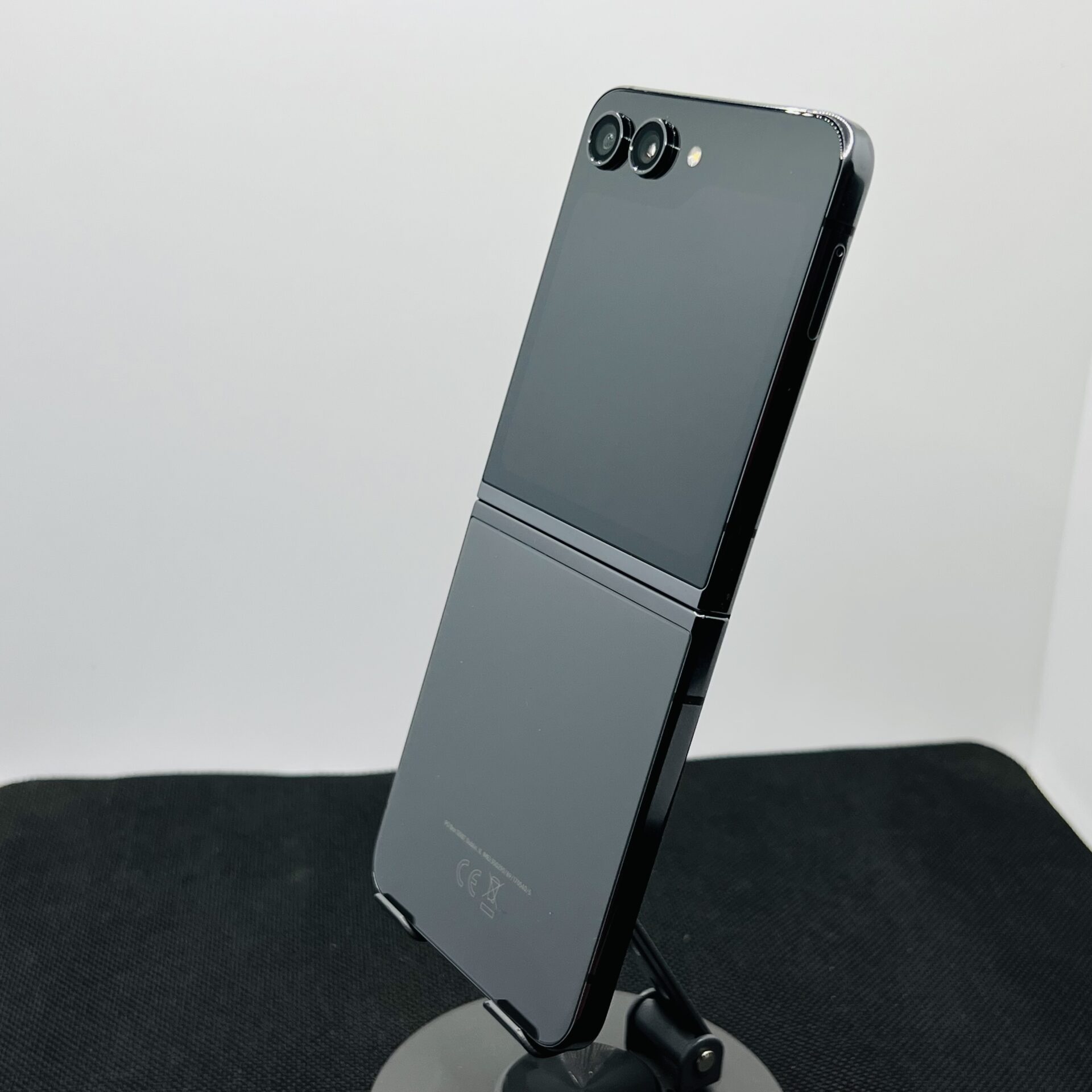 Samsung Galaxy Z Flip 5 256GB Graphite – (Grade B) | Epic Deals SA