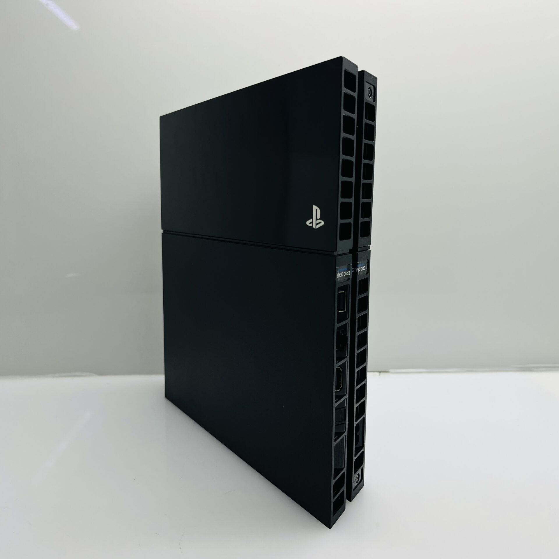 PlayStation 4 Original Black 500GB + 1 Controller + HDMI Cable + Power Cable + 3 Games (Grade B) - Image 4
