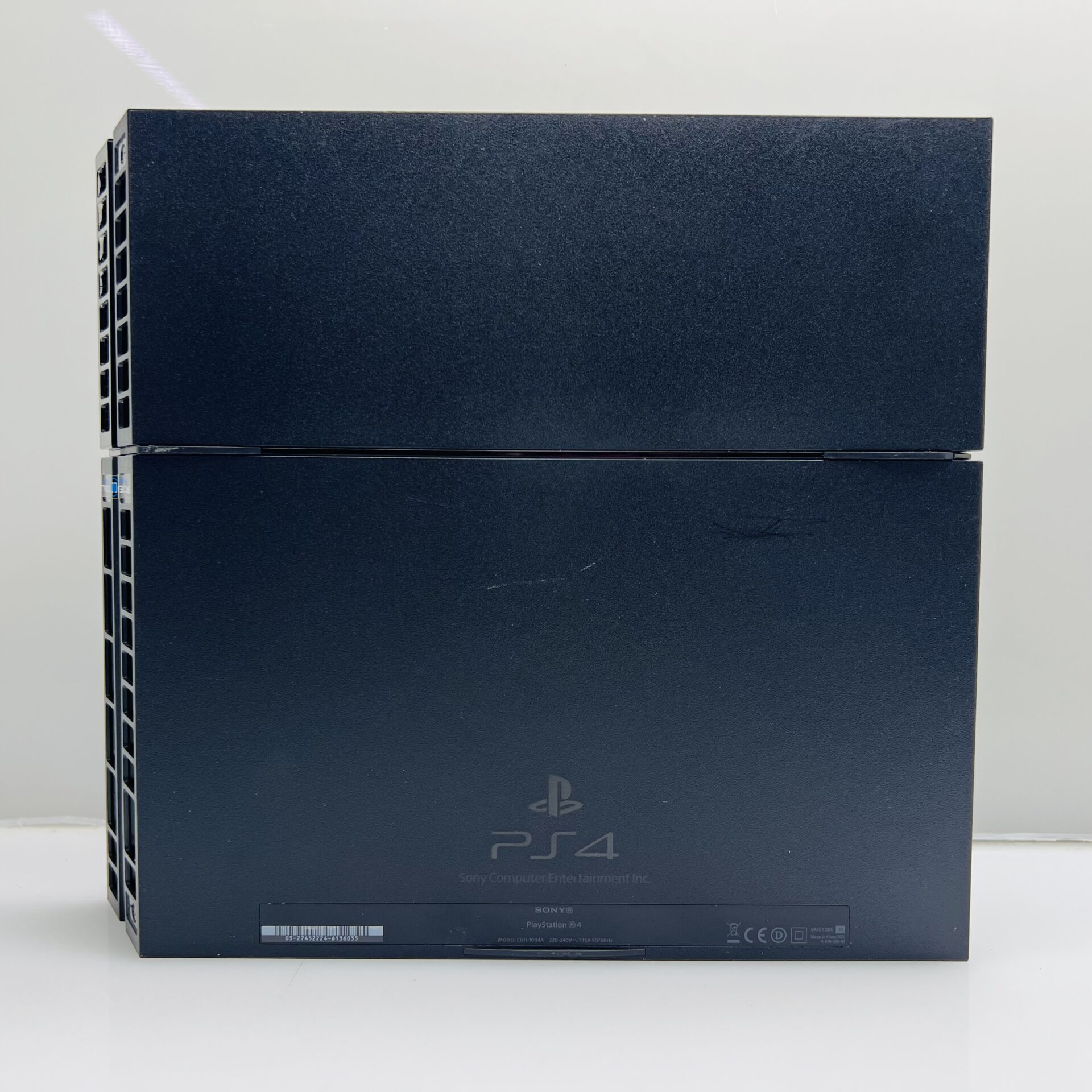 PlayStation 4 Original Black 500GB + 1 Controller + HDMI Cable + Power Cable + 3 Games (Grade B) - Image 7