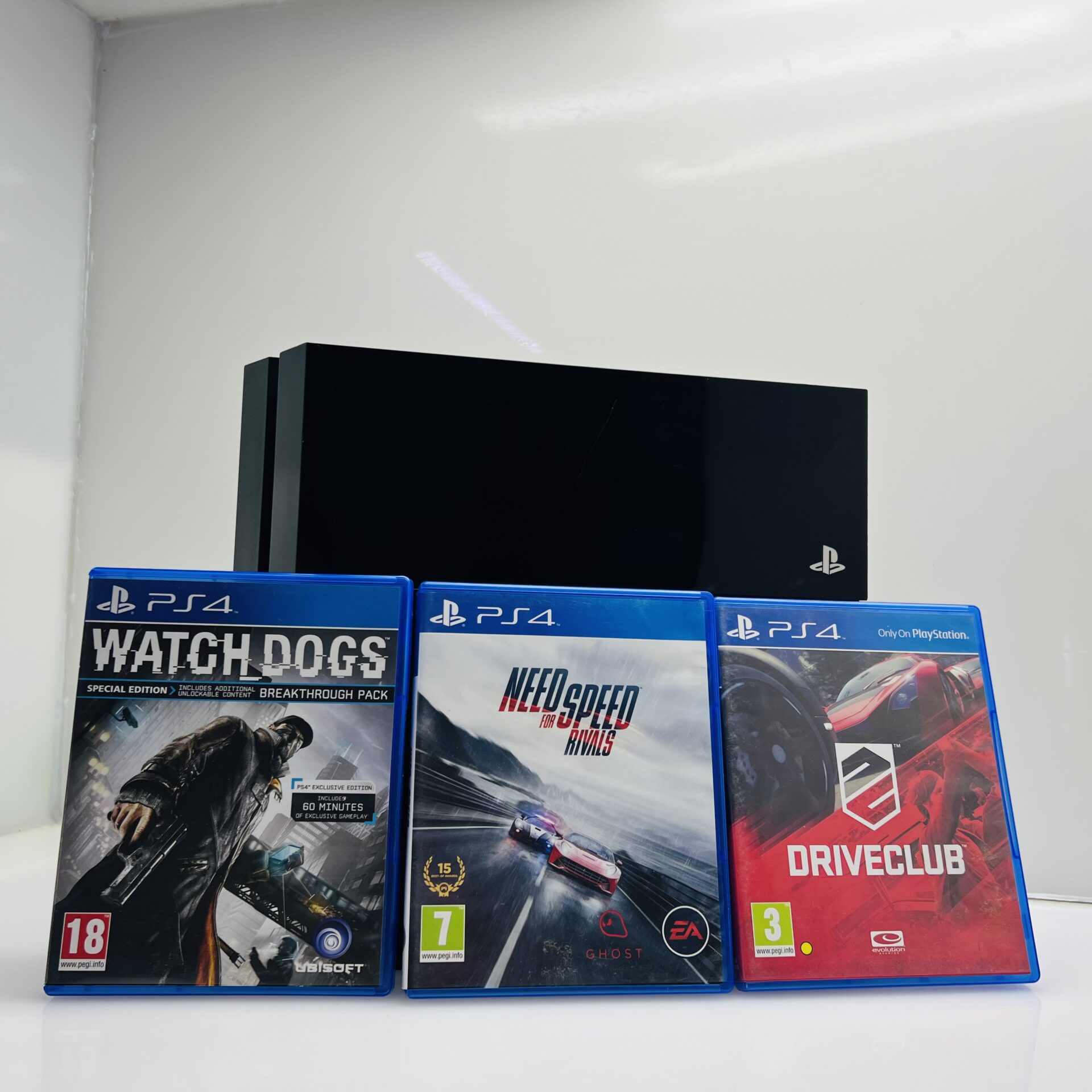 PlayStation 4 Original Black 500GB + 1 Controller + HDMI Cable +