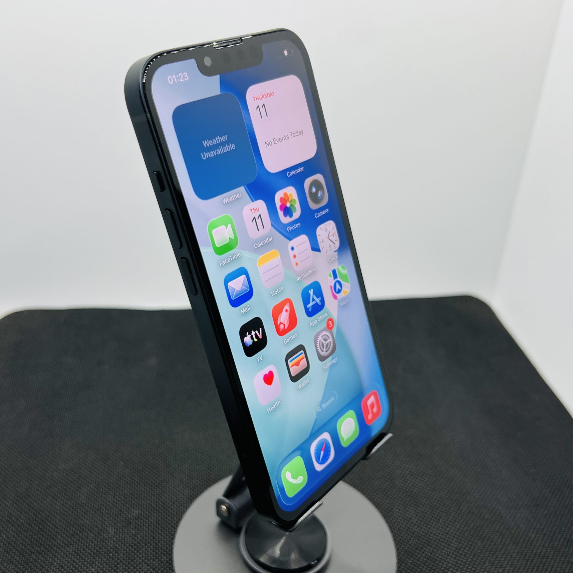Apple iPhone 13 128GB Midnight – (Grade B) - Image 4
