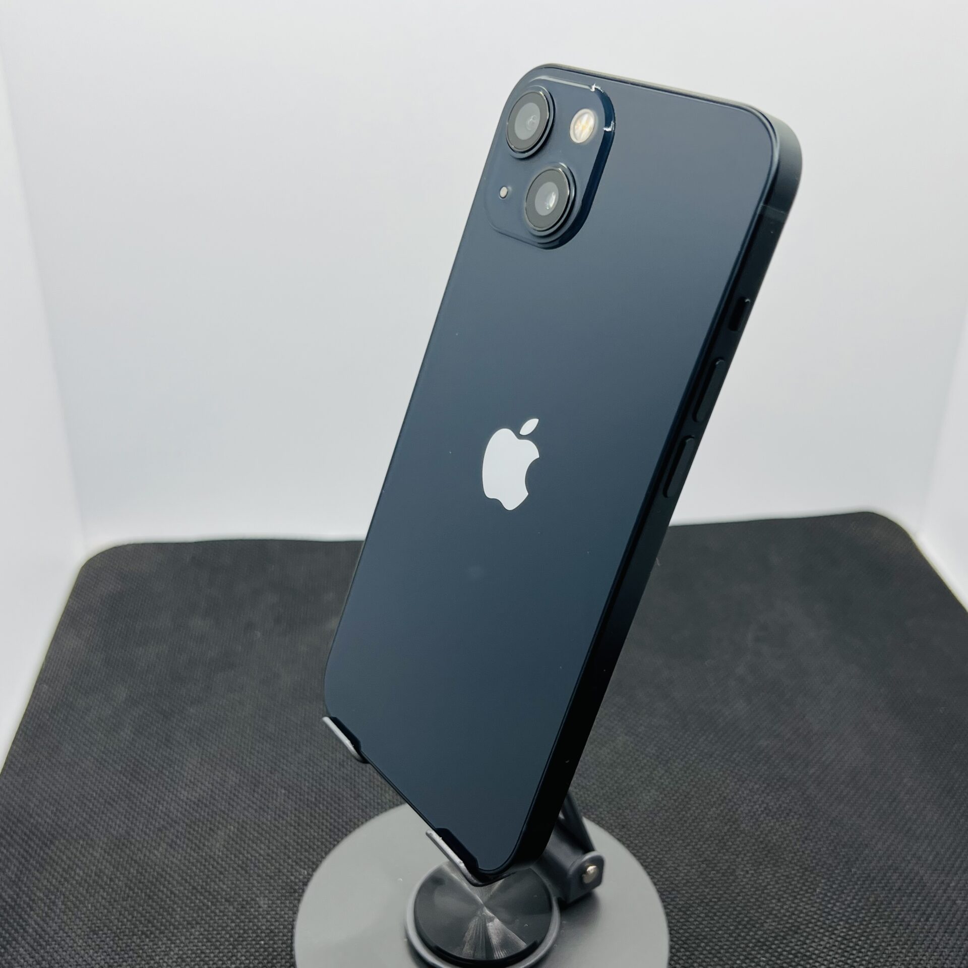 Apple iPhone 13 128GB Midnight – (Grade B) - Image 8