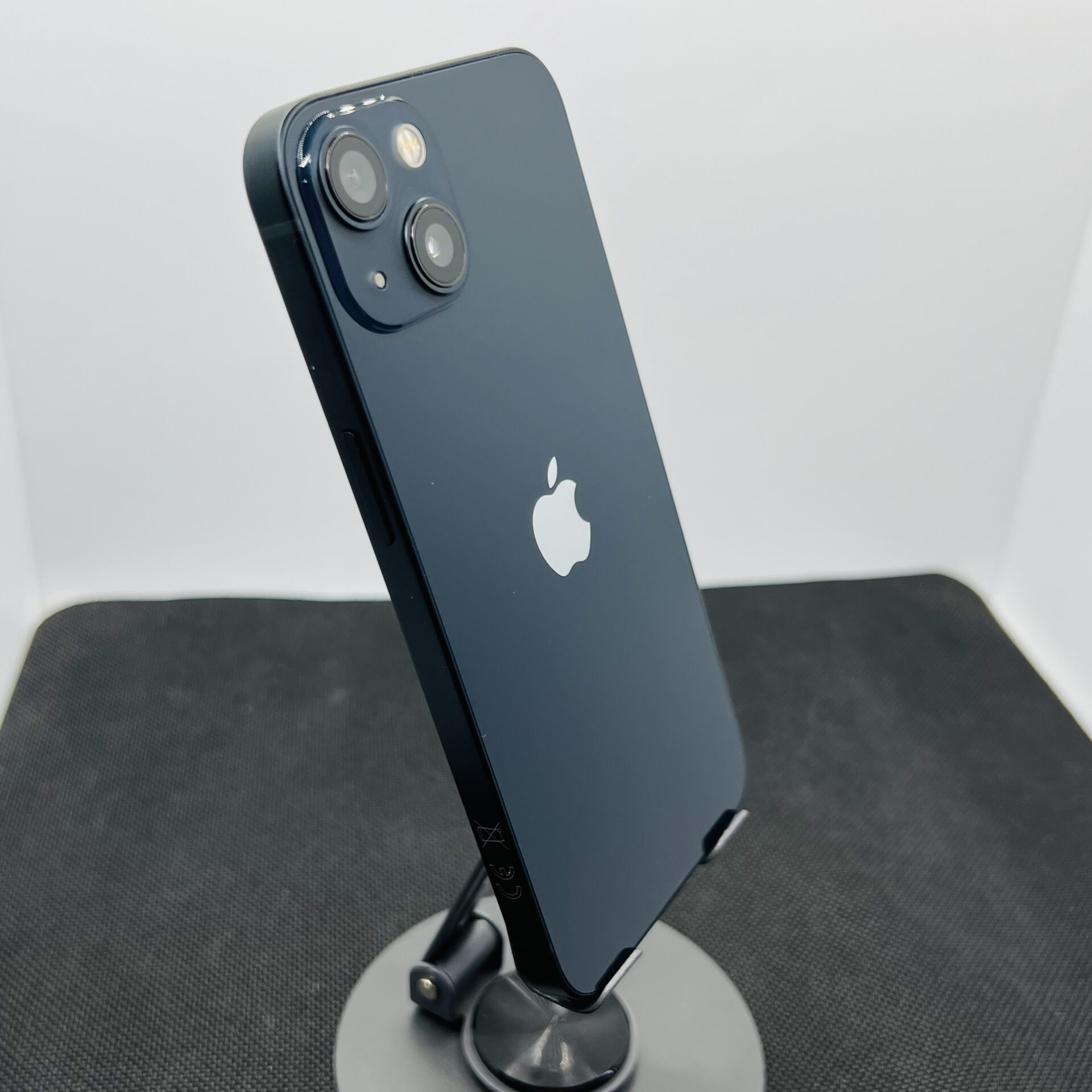 Apple iPhone 13 128GB Midnight – (Grade B) - Image 9