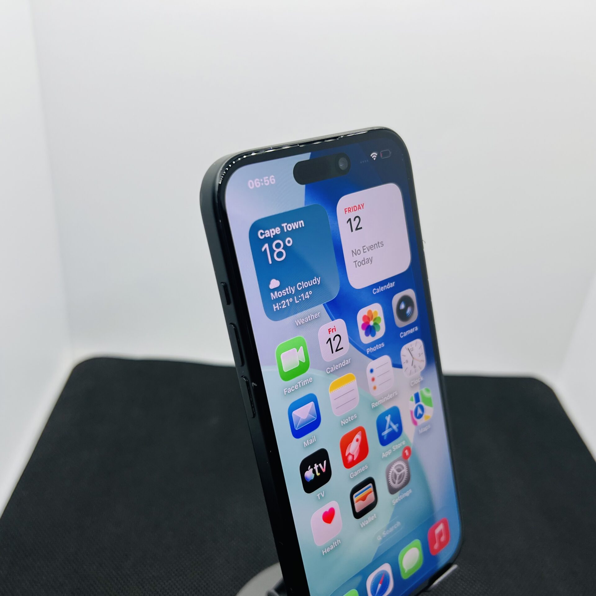 Apple iPhone 15 128GB Black – (Grade B) | Epic Deals SA