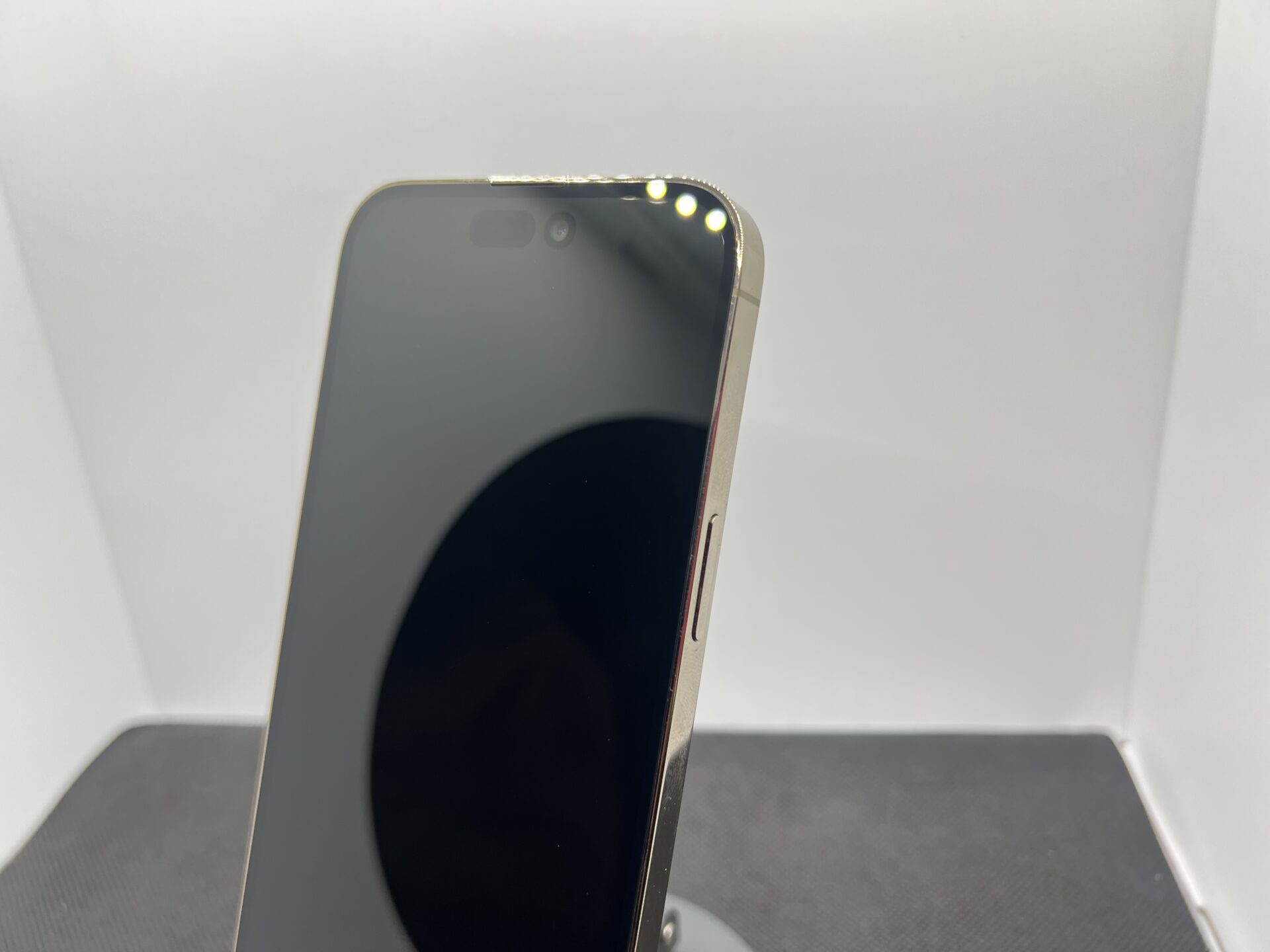 Apple iPhone 14 Pro Max 128GB Gold - (Grade B) - Image 8