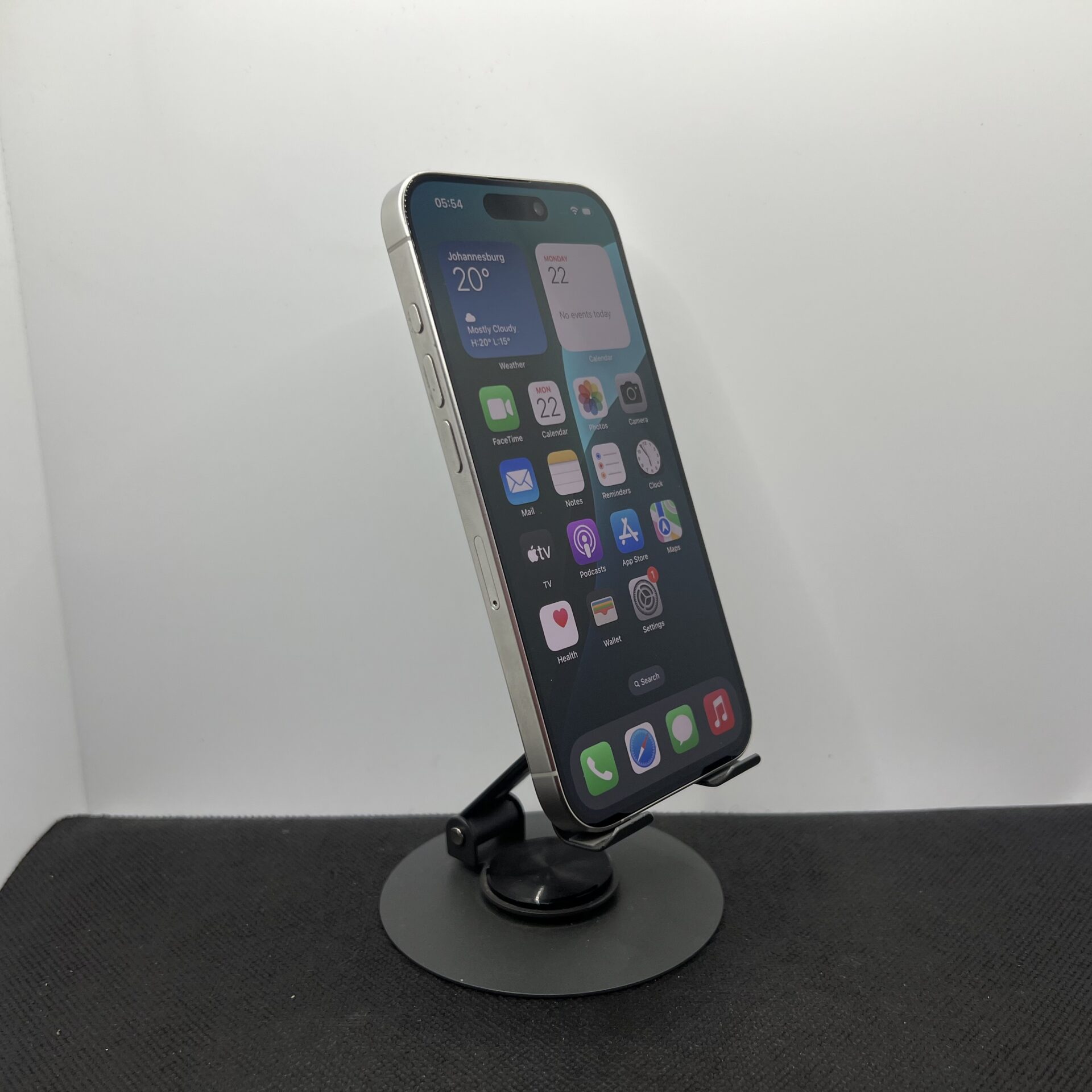 Apple iPhone 15 Pro 1TB White - (Grade B) - Image 2