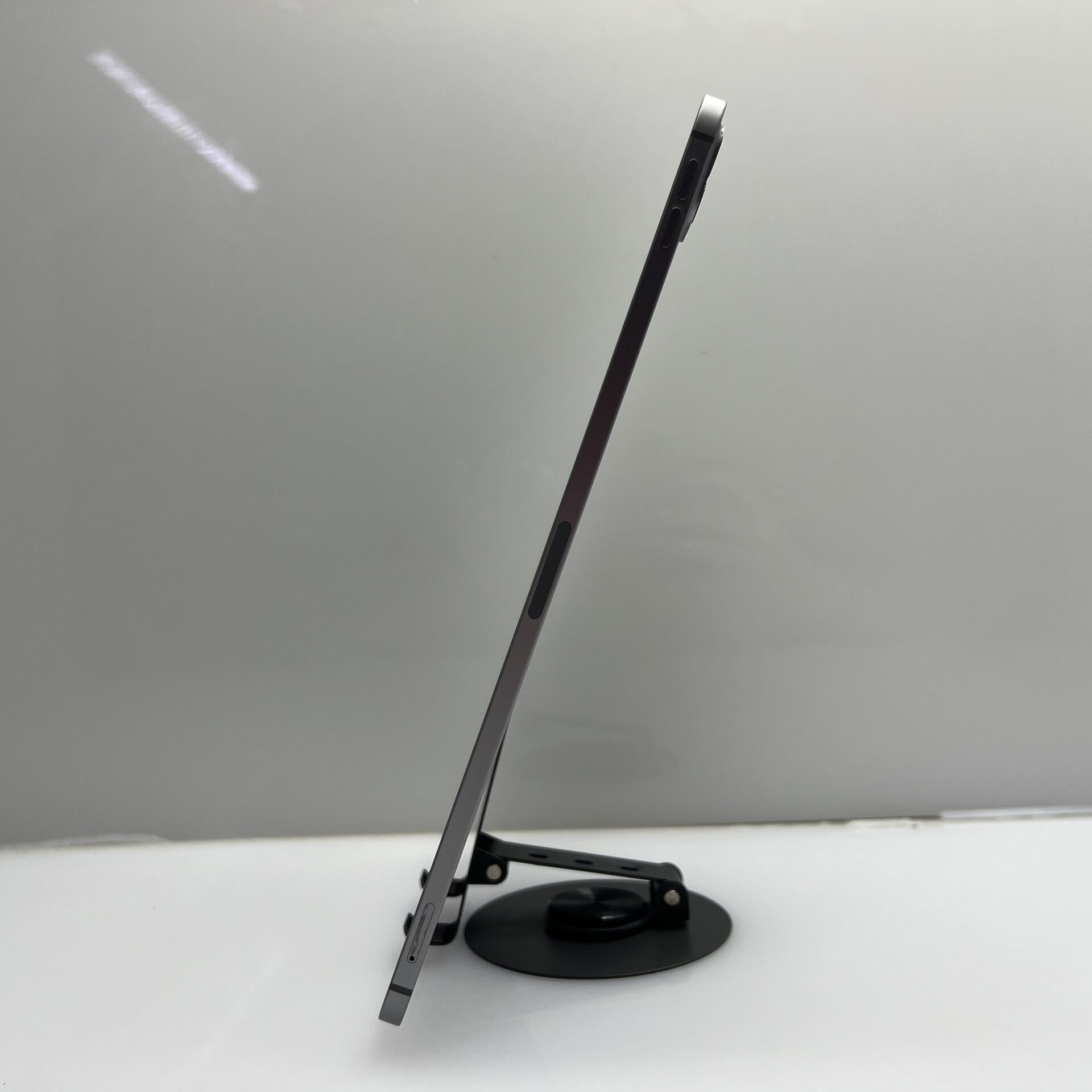 SALE: Apple iPad Pro 11-inch 128GB Grey (Condition: Good) - Image 6