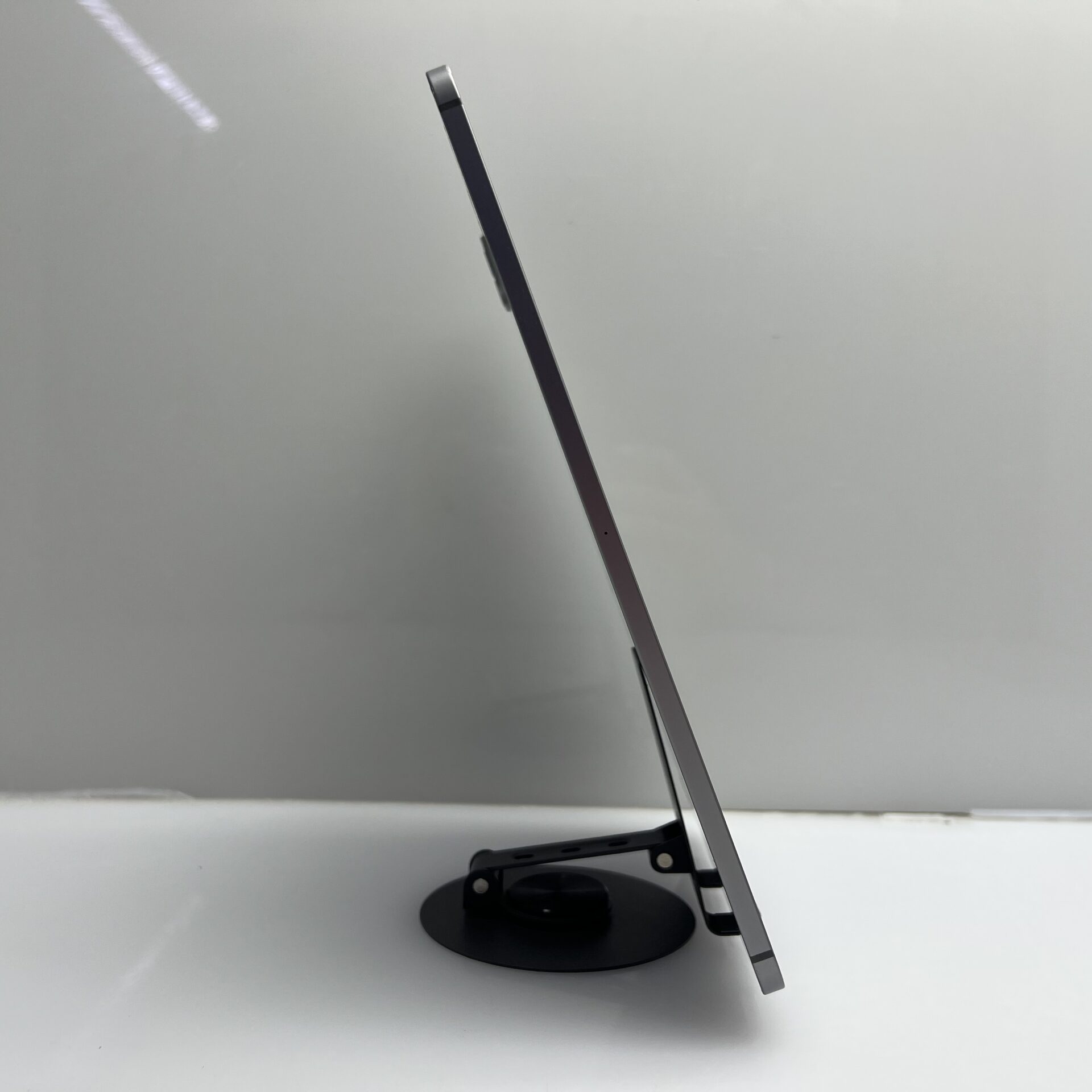 SALE: Apple iPad Pro 11-inch 128GB Grey (Condition: Good) - Image 7