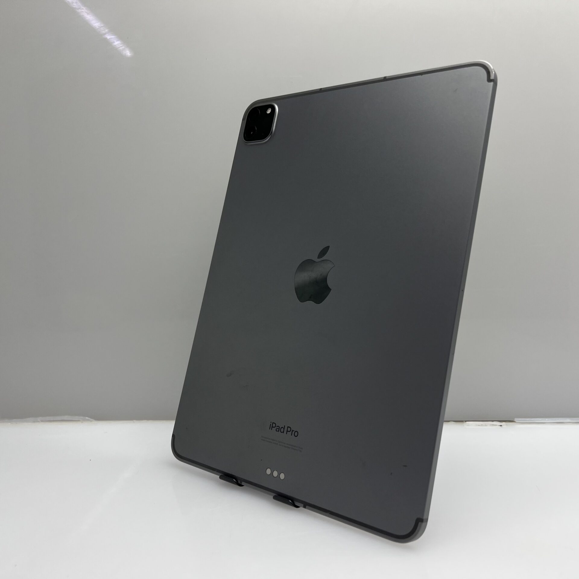 SALE: Apple iPad Pro 11-inch 128GB Grey (Condition: Good) - Image 10