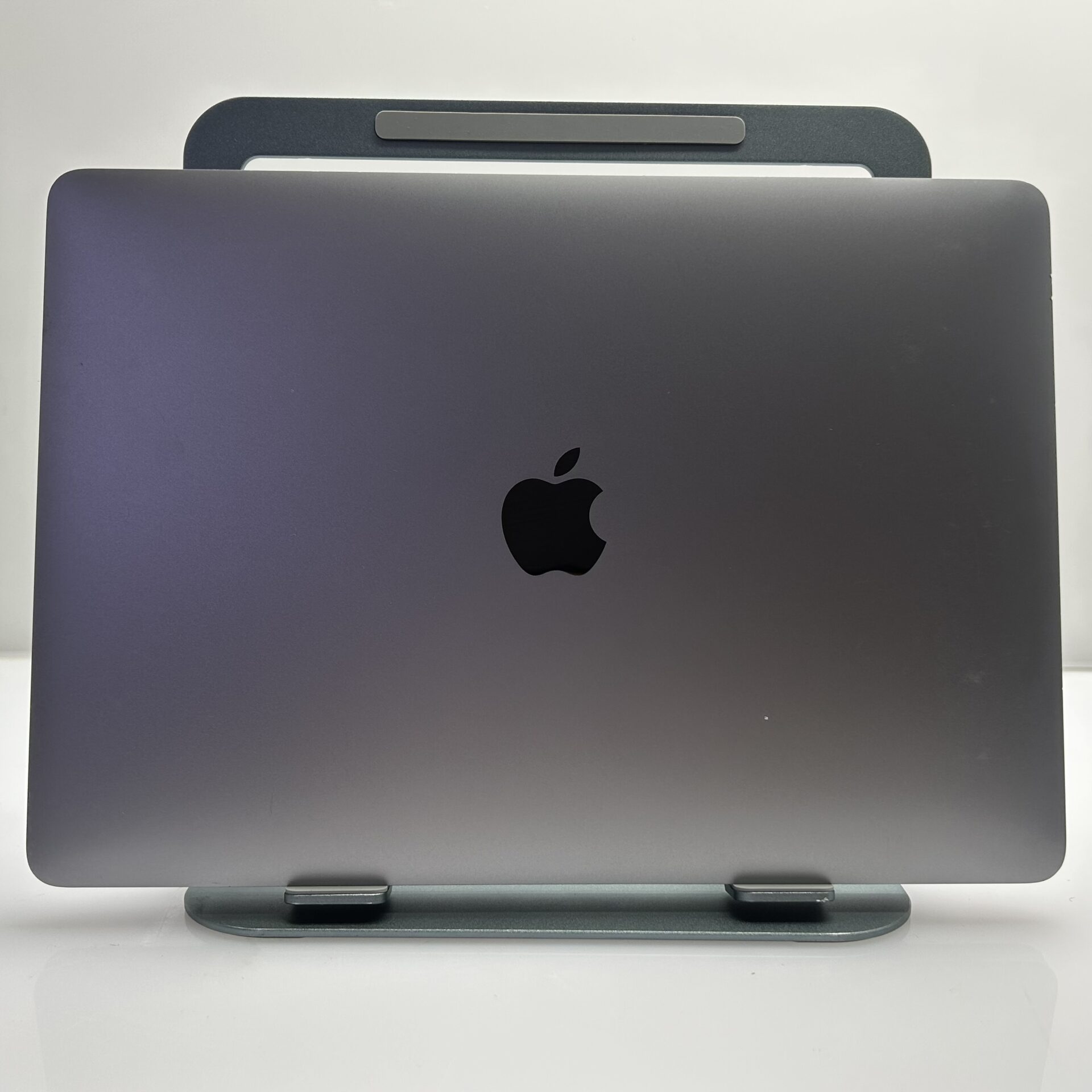 Apple MacBook Air “M1” 13-Inch 8CPU/7 GPU (2020) 8GB RAM 512GB SSD Space Gray (Grade B) – Cracked LCD Panel - Image 9