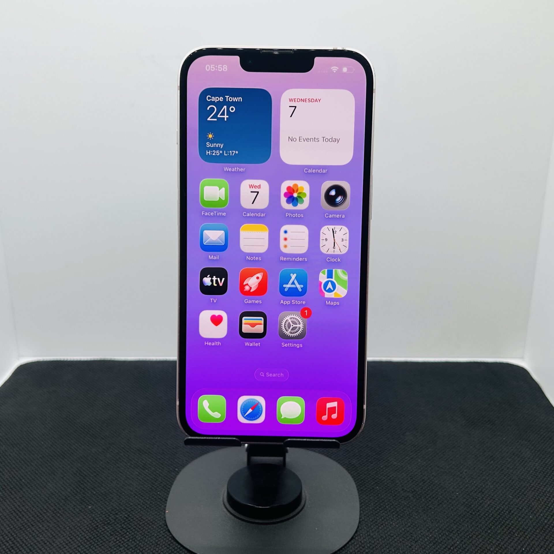 Apple iPhone 13 128GB Pink - (Grade B) - Image 3