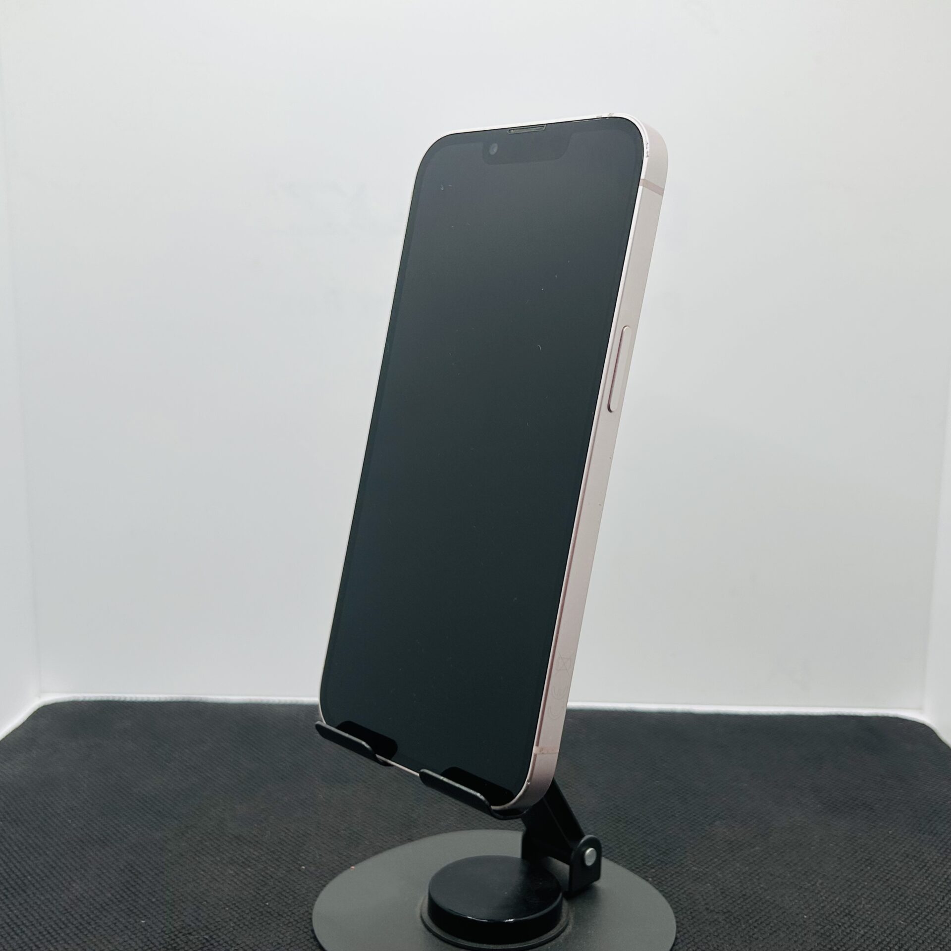 Apple iPhone 13 128GB Pink - (Grade B) - Image 7