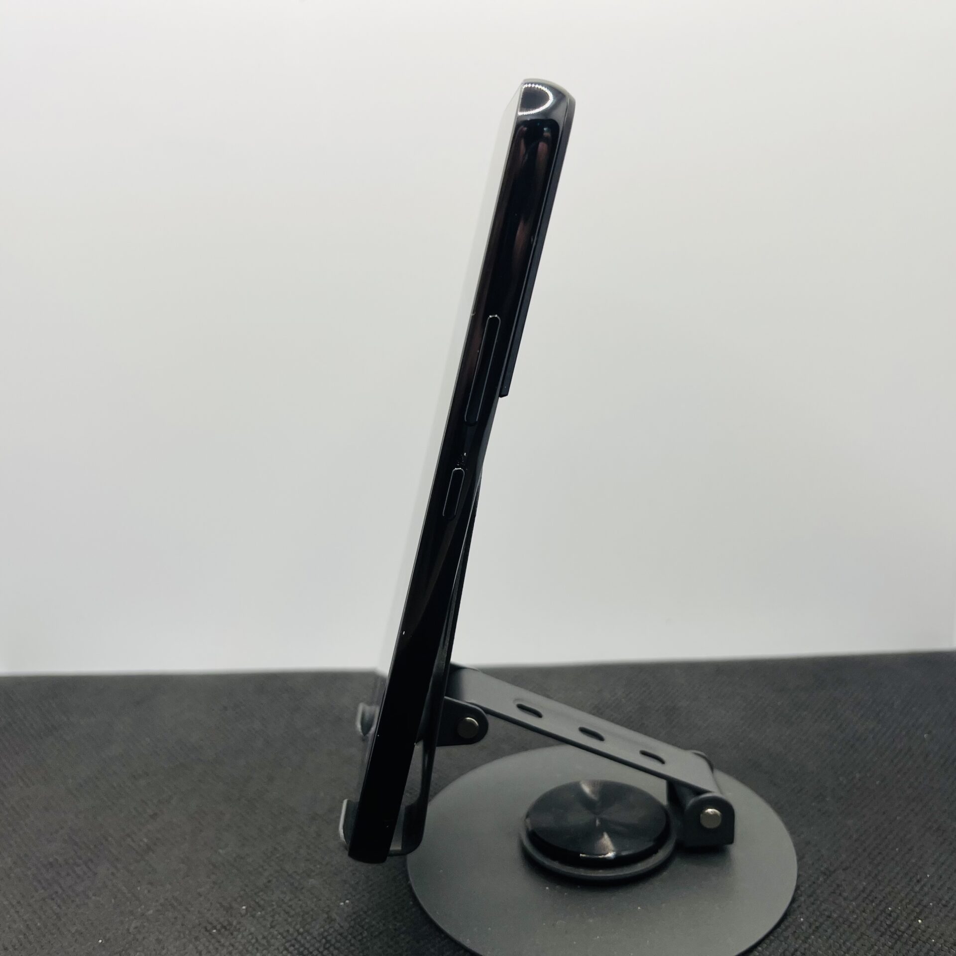 Samsung Galaxy S22 256GB Phantom Black (Grade B) - Image 6