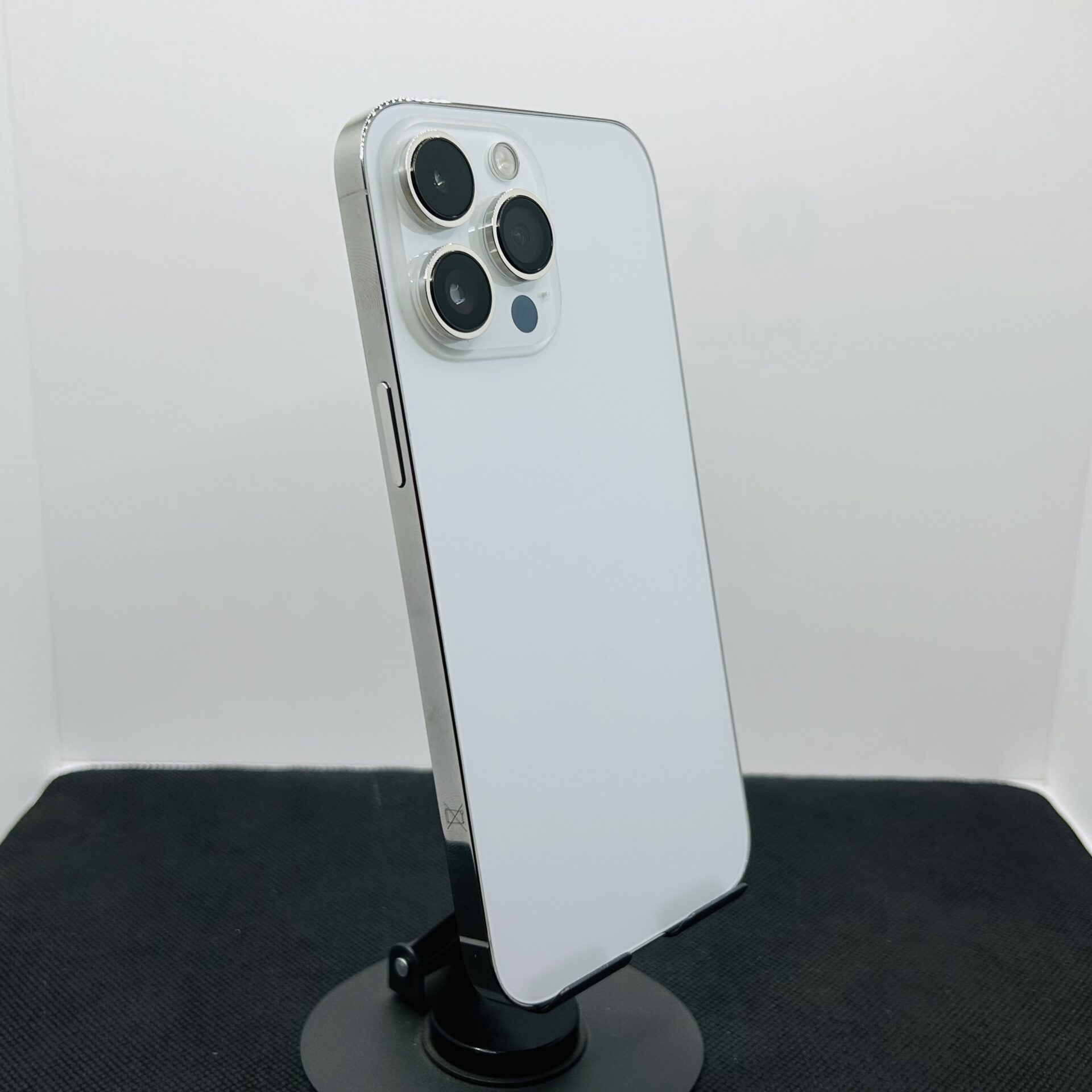 Apple iPhone 14 Pro Max 128GB Silver - (Grade B) - Image 8