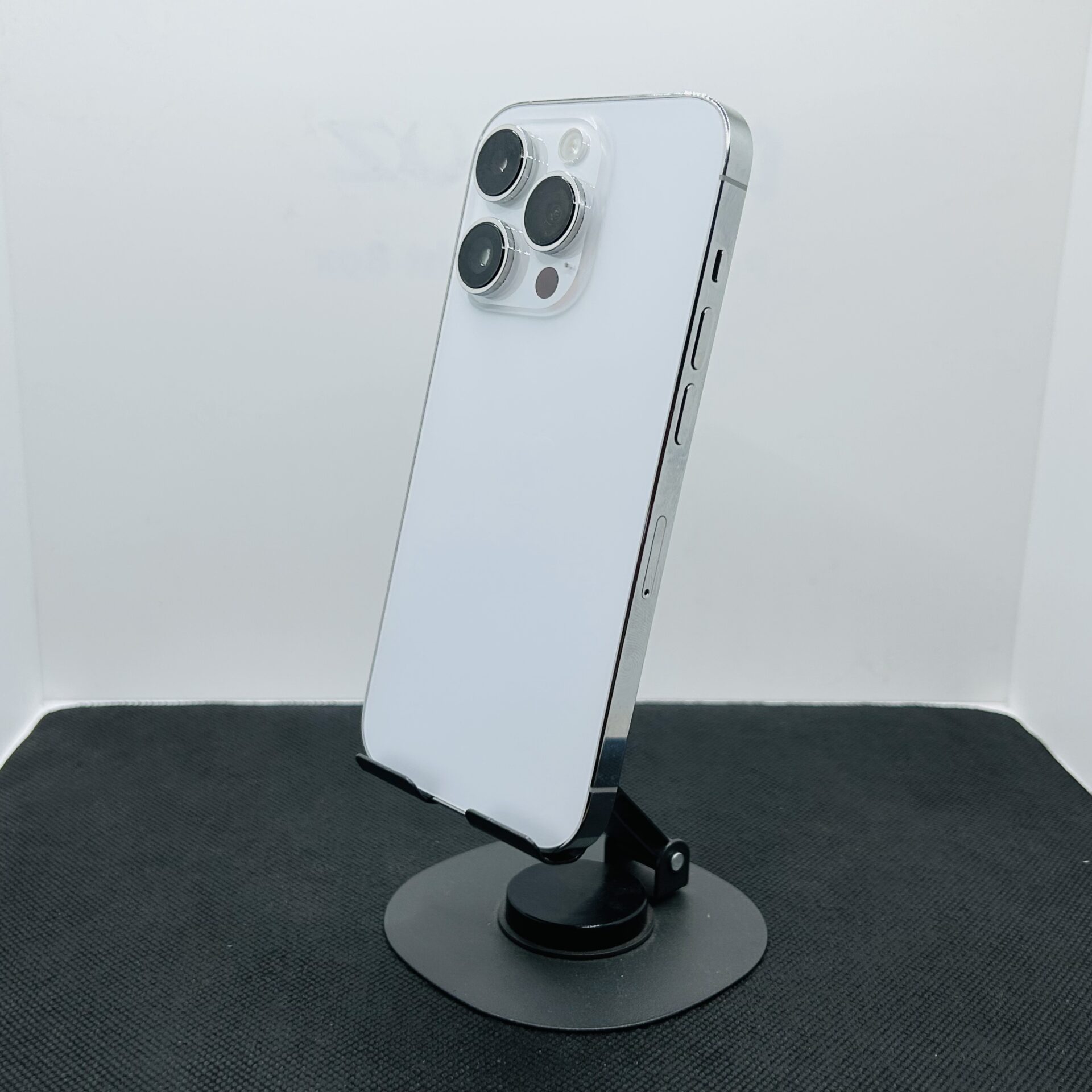 Apple iPhone 14 Pro 256GB Silver -(Grade B) | Epic Deals SA