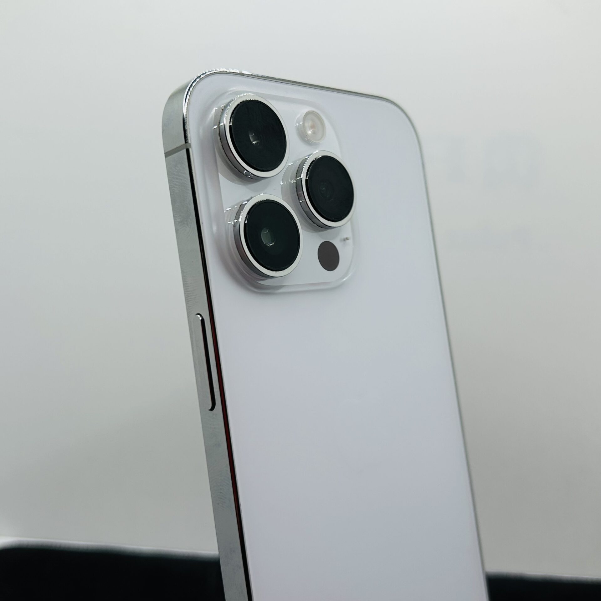 Apple iPhone 14 Pro 256GB Silver -(Grade B) | Epic Deals SA