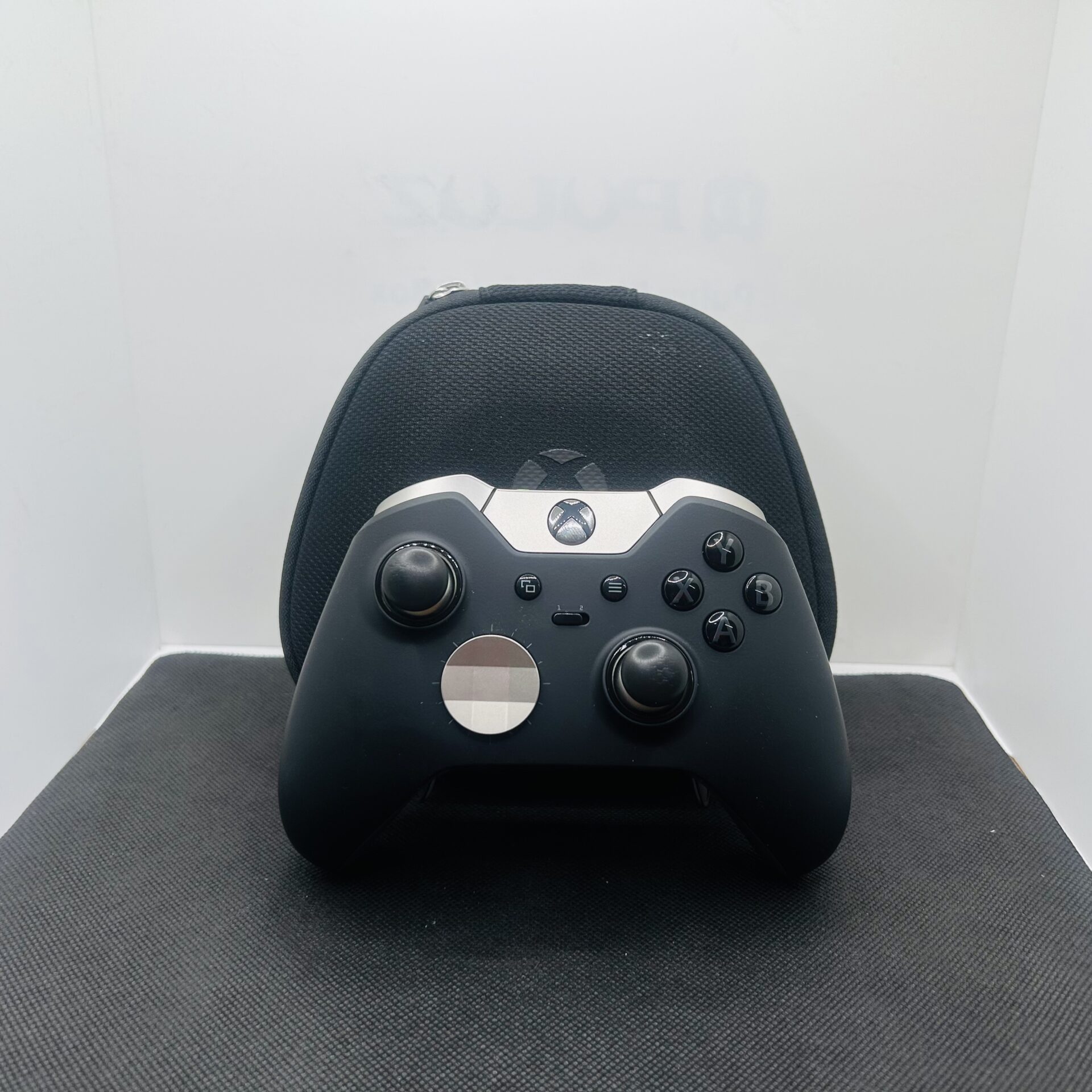 Microsoft Xbox Elite Series 1 Controller Black - (Grade B) - Image 2