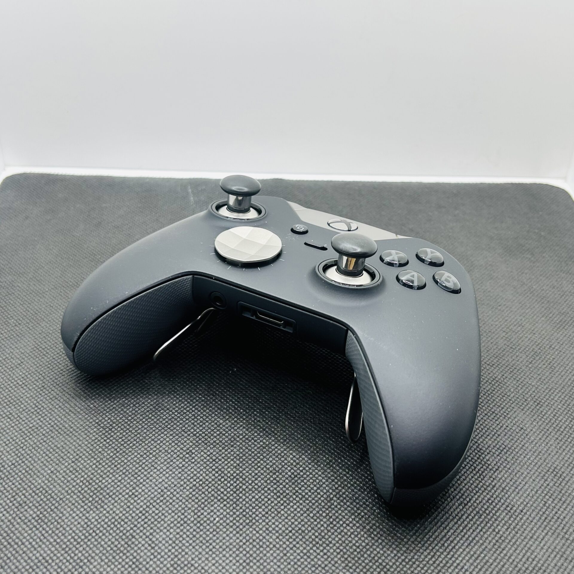 Microsoft Xbox Elite Series 1 Controller Black - (Grade B) - Image 5