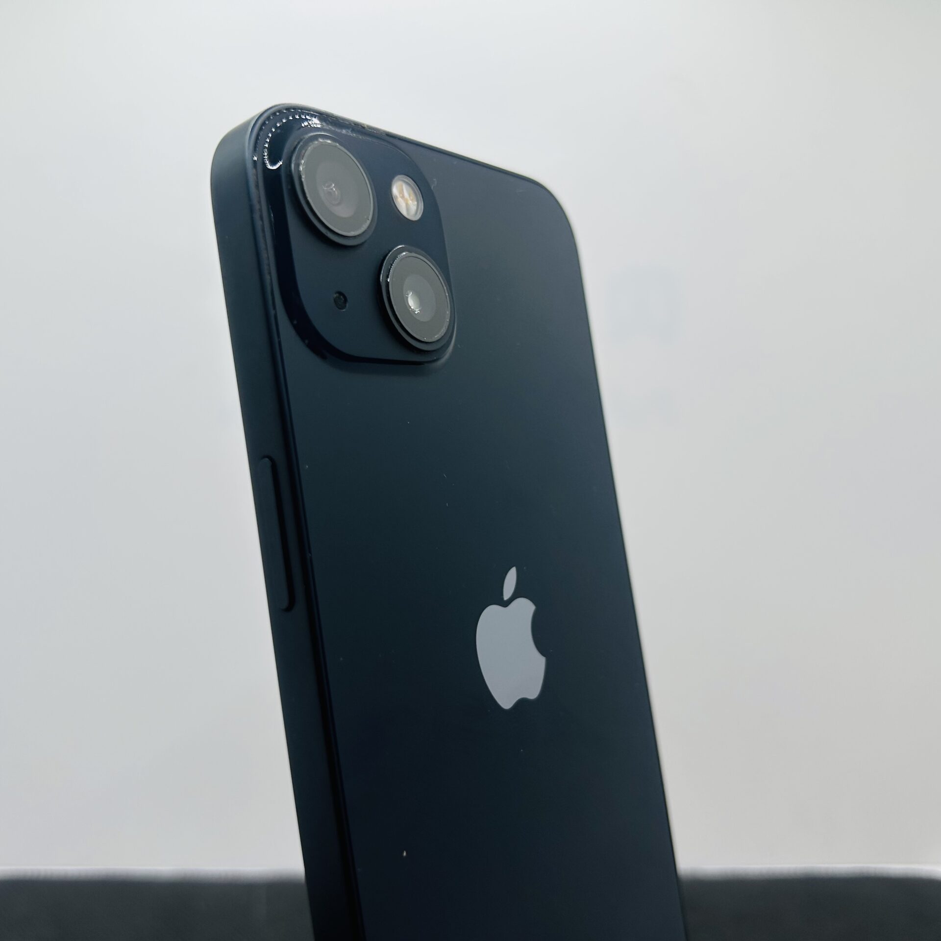 Apple iPhone 13 128GB Midnight - (Grade B) - Image 10