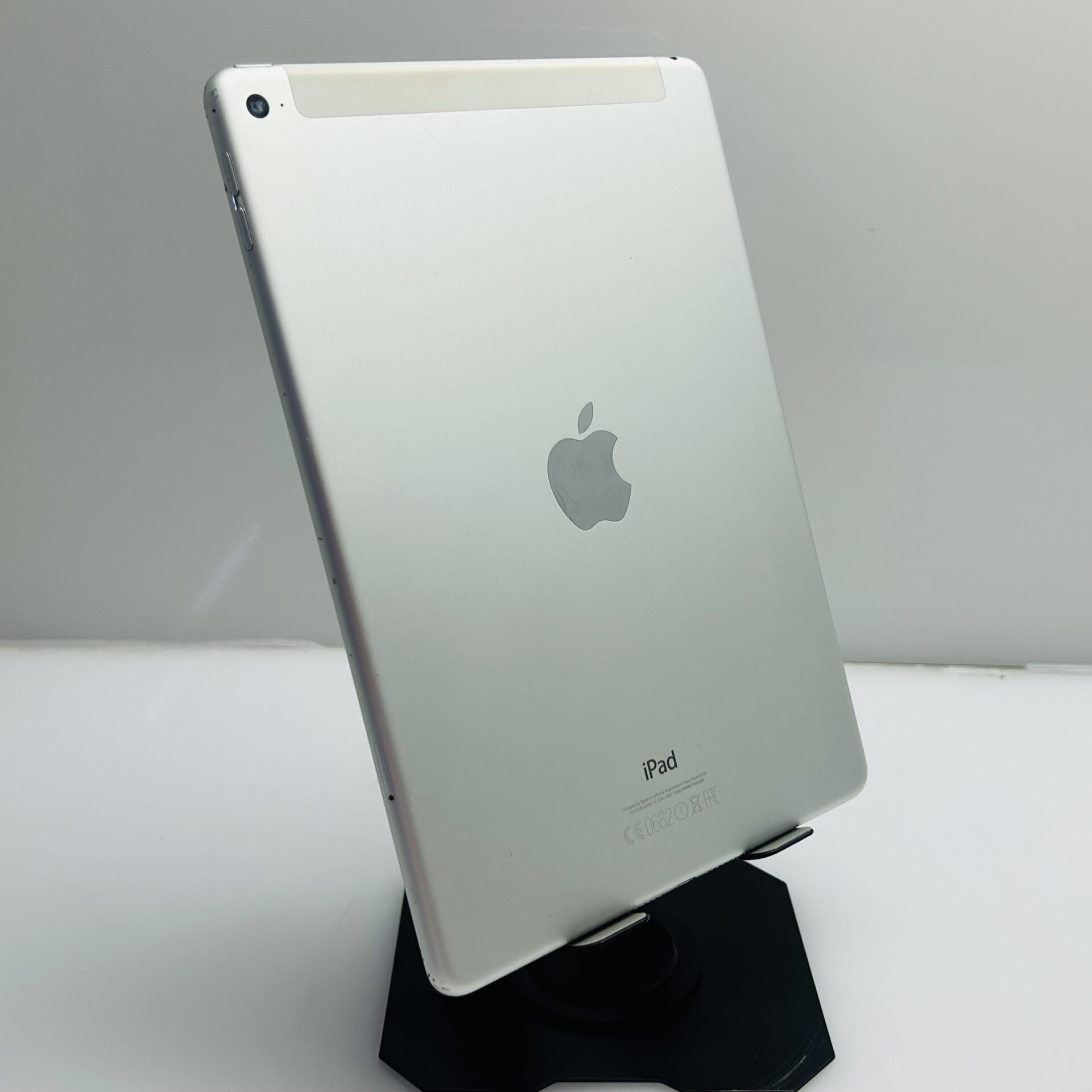 Apple iPad Air 2 (WiFi/Cellular) 16GB Silver - (Grade B) No Touch