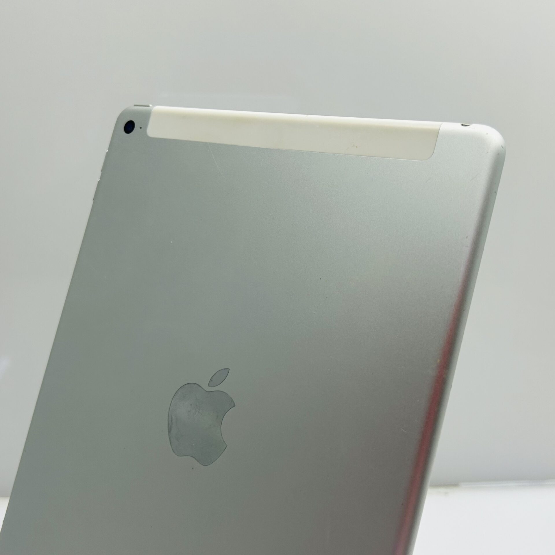 Apple iPad Air 2 (WiFi/Cellular) 16GB Silver - (Grade B) No Touch