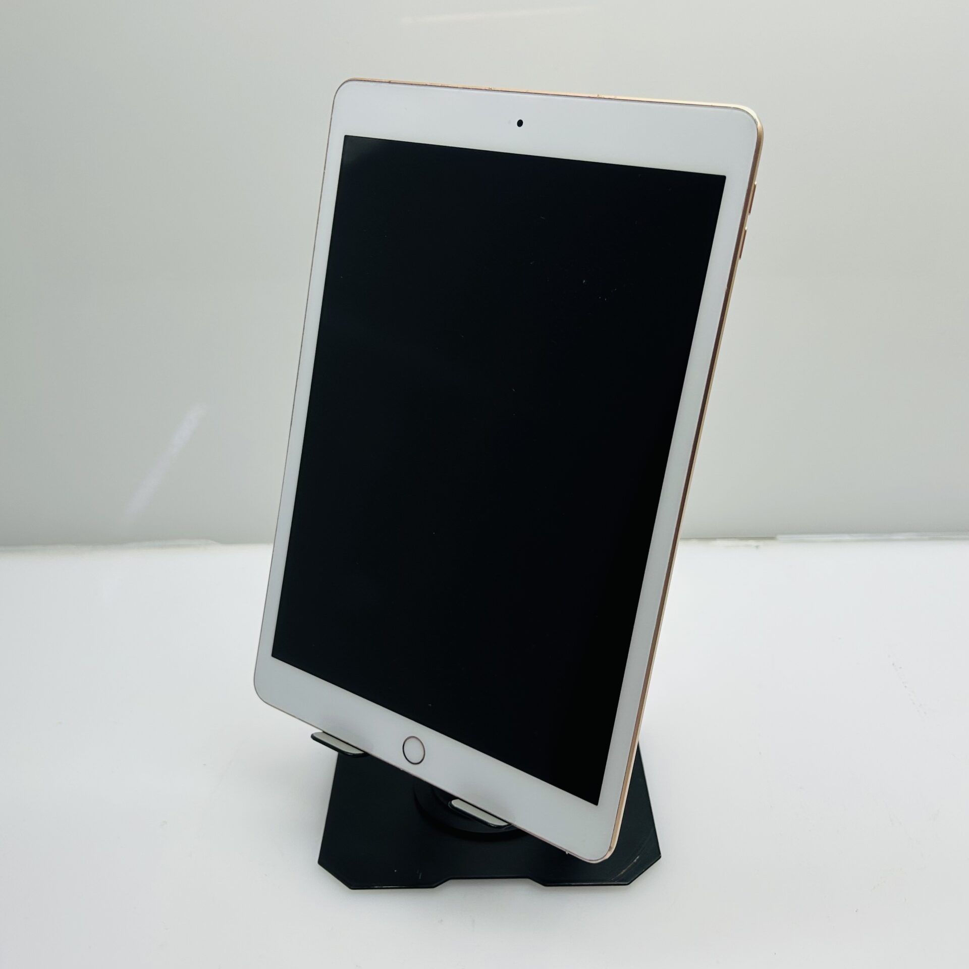 Apple iPad 10.2" 8th Gen 128GB (Wifi Only) - (Grade B) - Image 7
