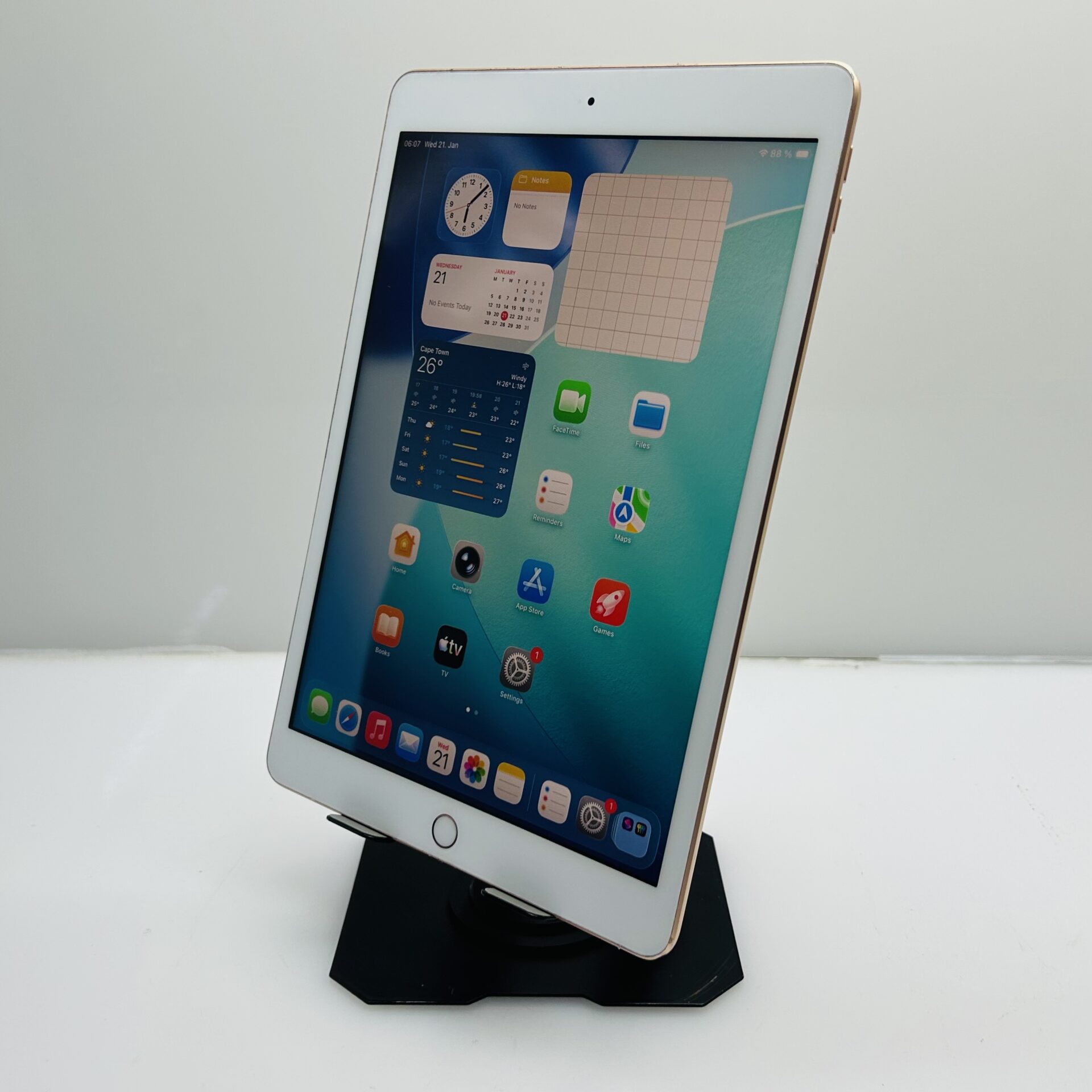 Apple iPad 10.2" 8th Gen 128GB (Wifi Only) - (Grade B) - Image 4