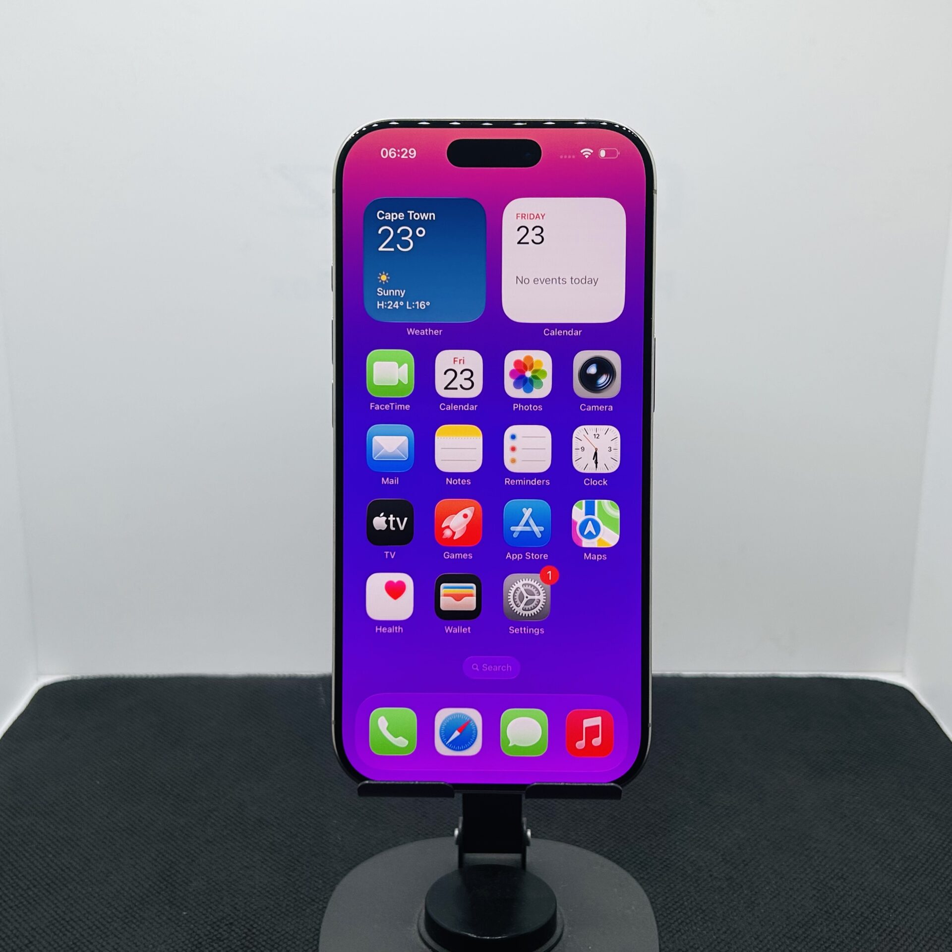 Apple iPhone 16 Pro 256GB Natural Titanium - (Grade A) | Epic Deals SA