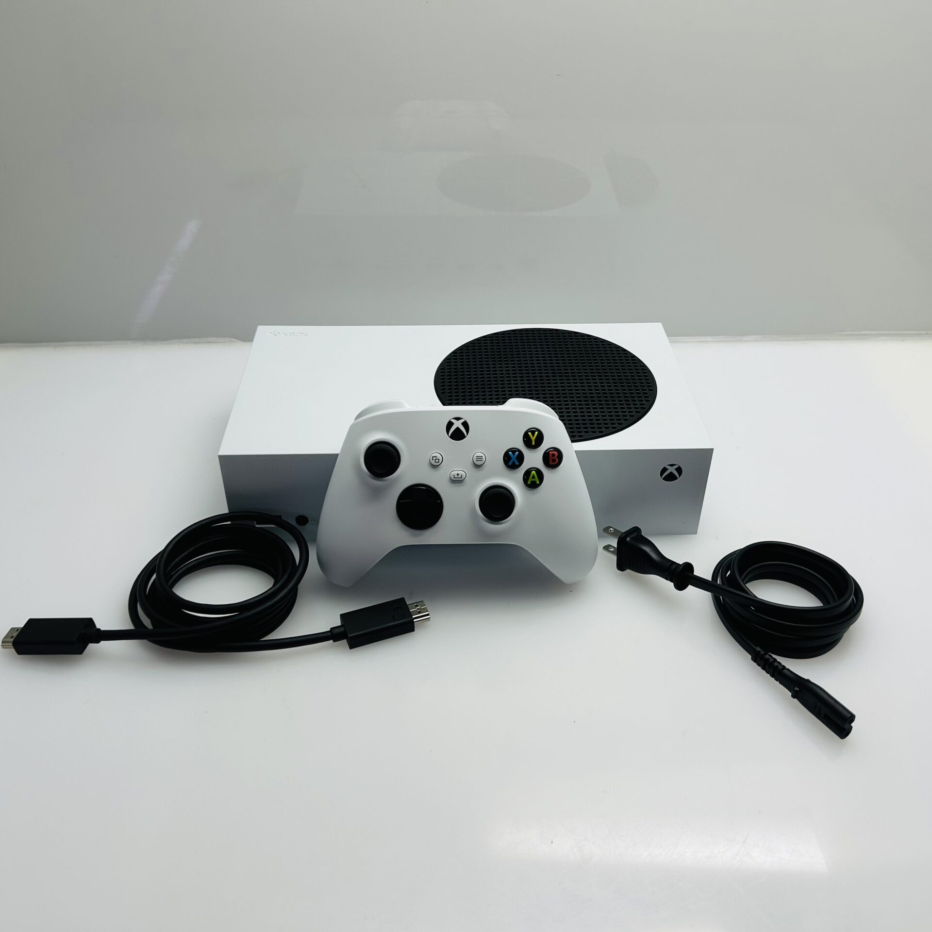 Xbox Series S 512GB White + 1 Controllers + 1 Power Cable + 1 HDMI Cable (Grade A) Mint Condition - Image 7