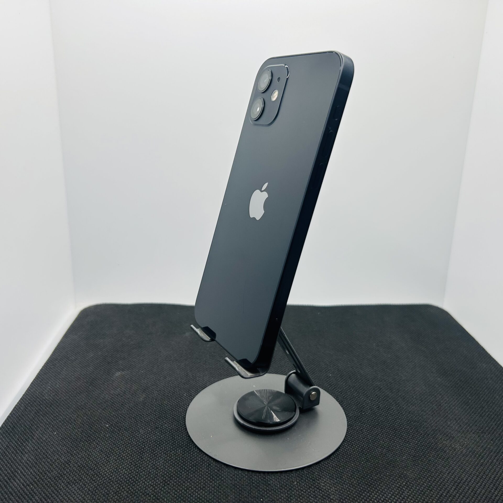 Apple iPhone 12 128GB Black – (Grade B) - Image 5