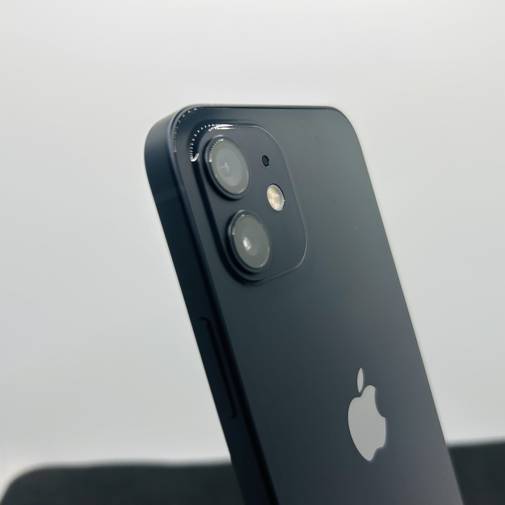 Apple iPhone 12 128GB Black – (Grade B) - Image 8