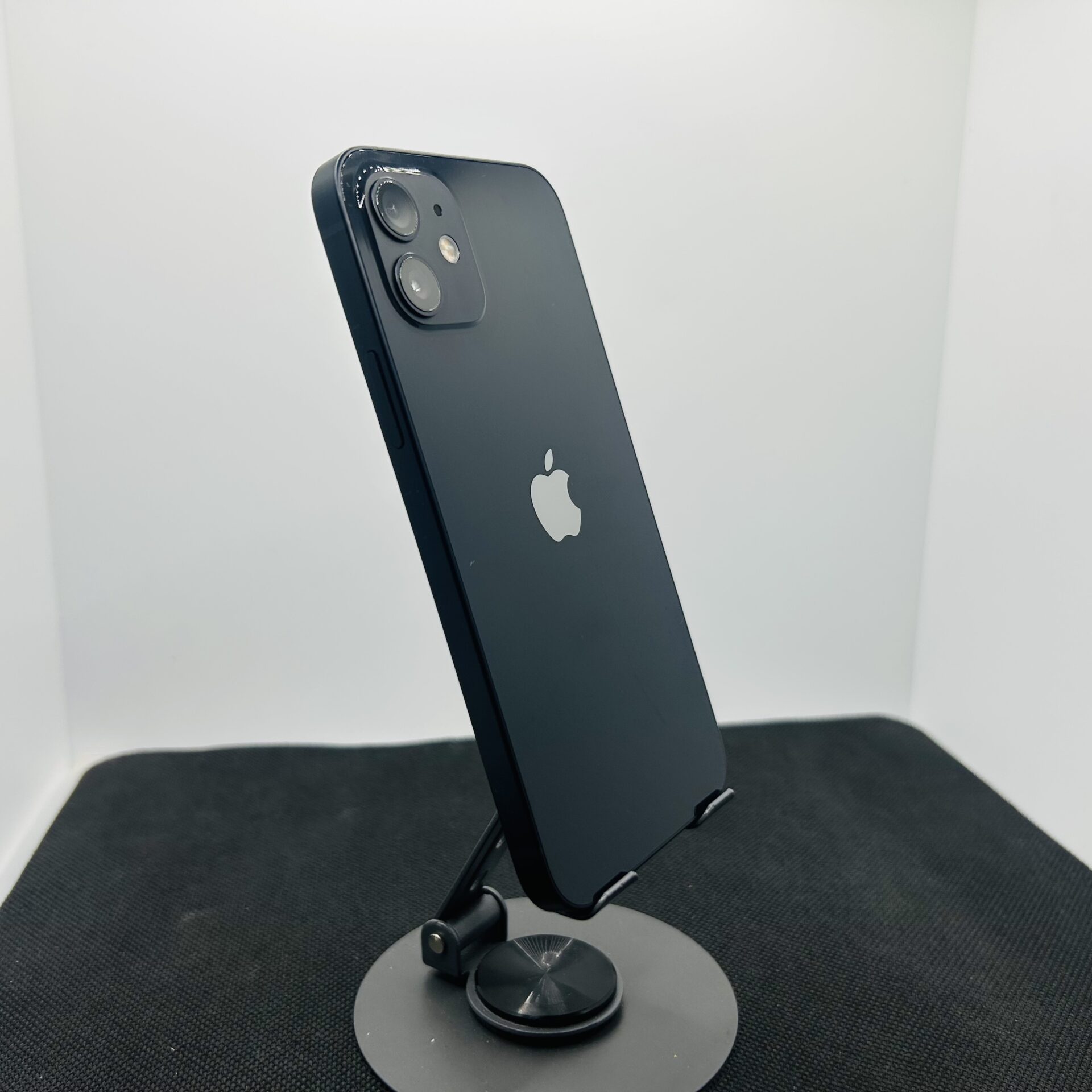 Apple iPhone 12 128GB Black – (Grade B) - Image 9