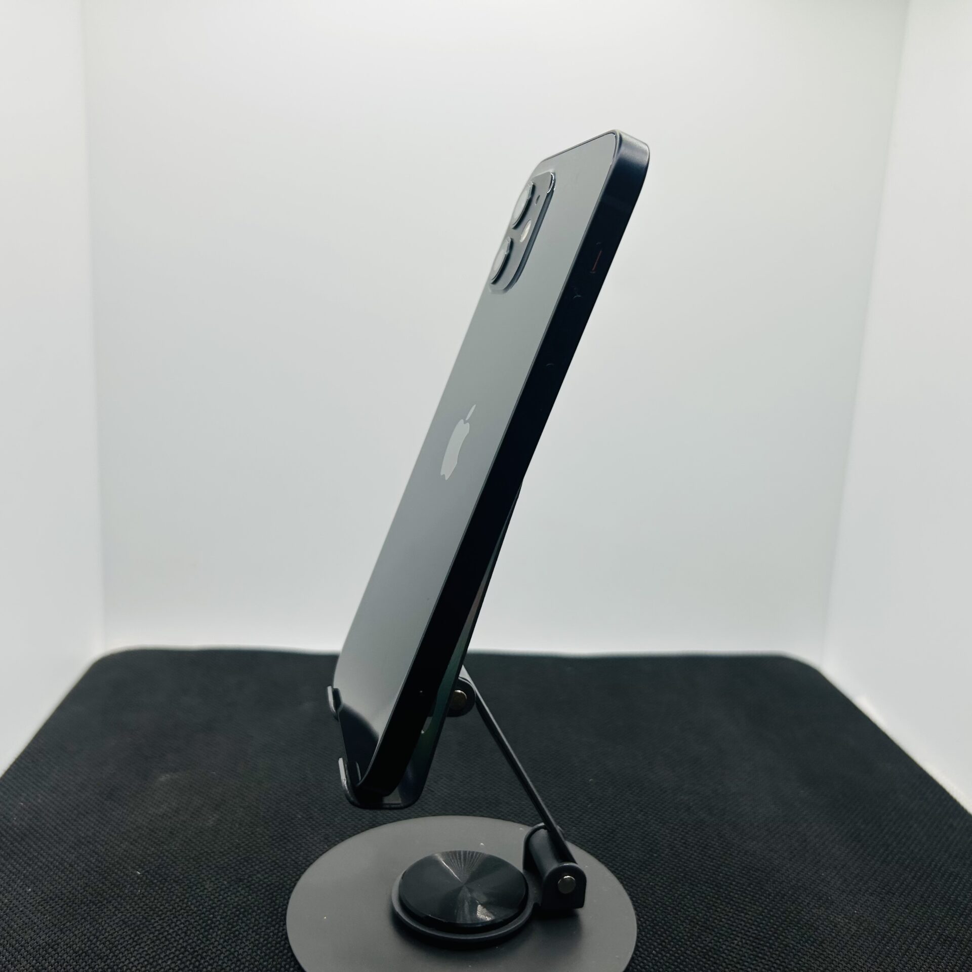 Apple iPhone 12 128GB Black – (Grade B) - Image 6