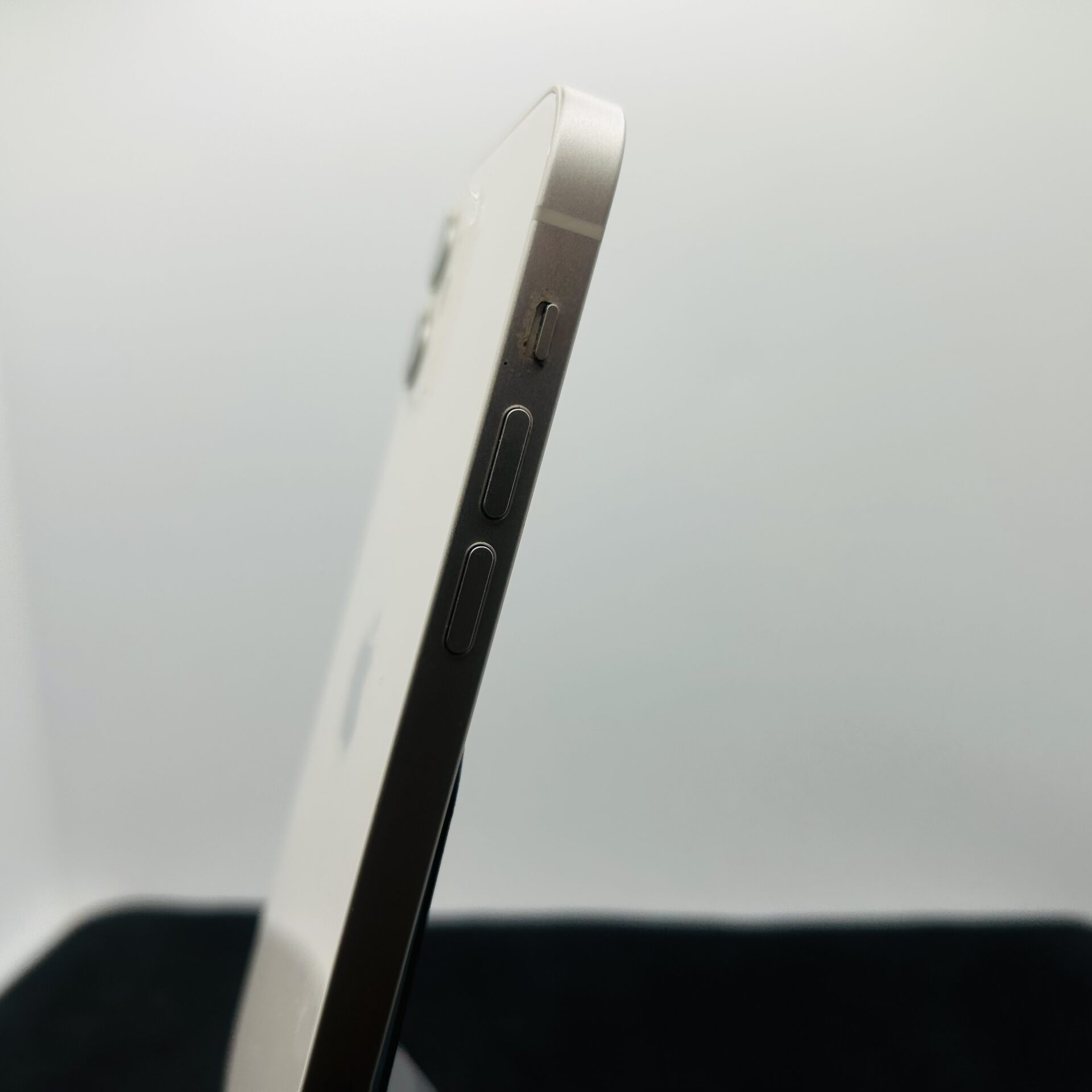 Apple iPhone 12 128GB White – (Grade B) | Epic Deals SA