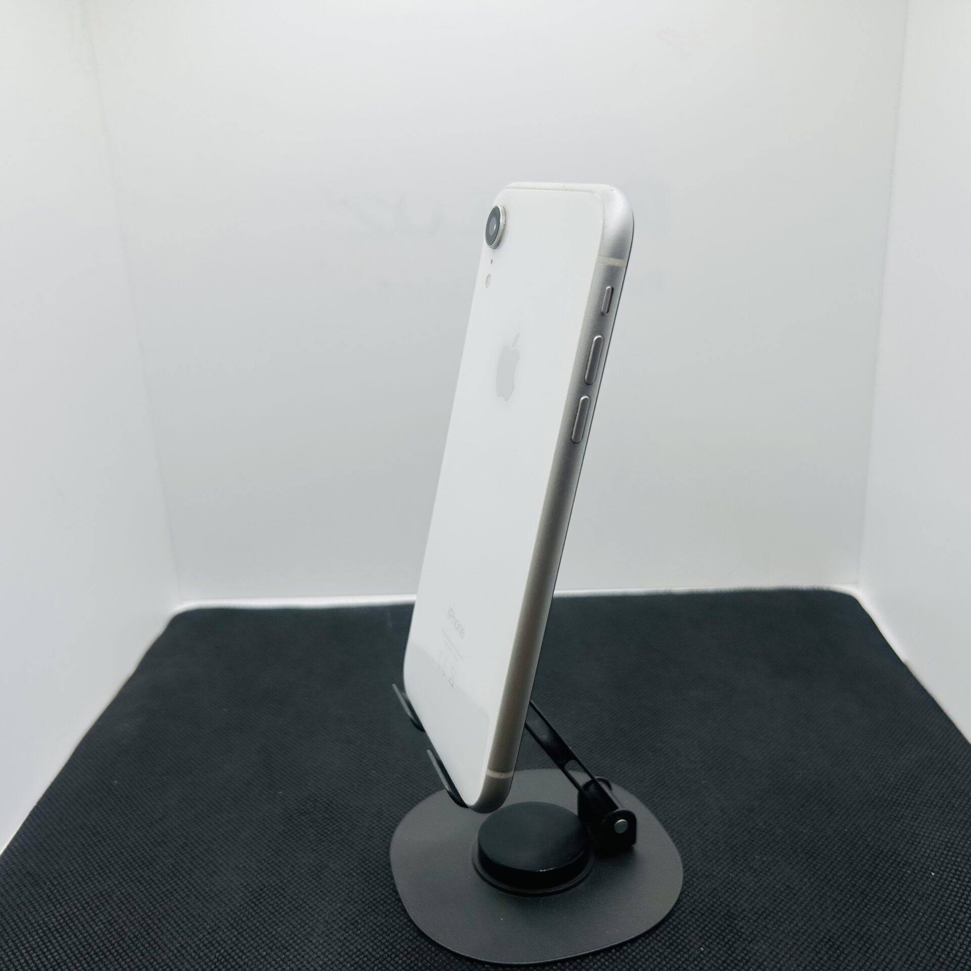 Apple iPhone XR 256GB White (Grade B) - Minor Bright Spots - Image 5