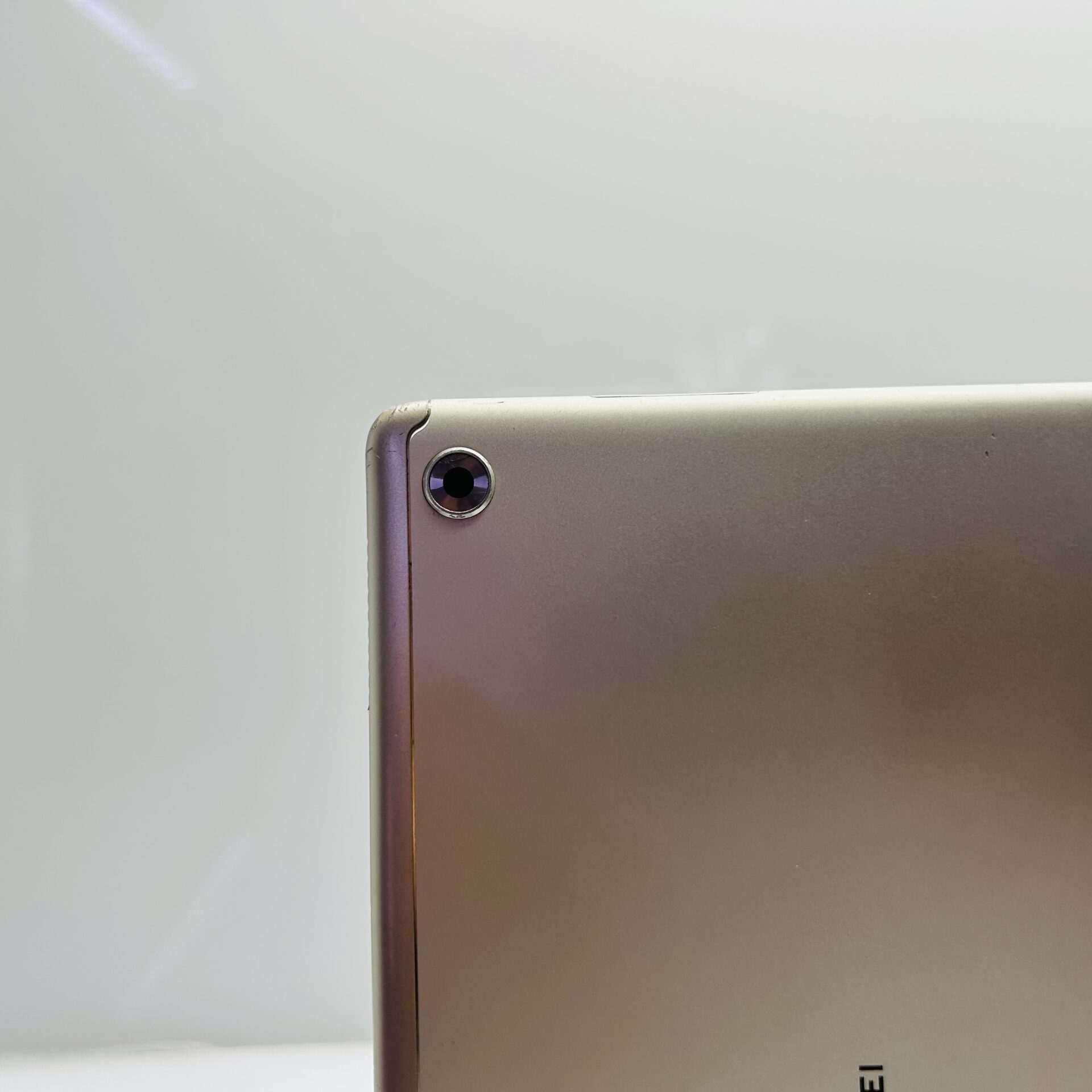 Huawei MediaPad M5 Lite 32GB Gold (Grade B) - Cracked Screen And