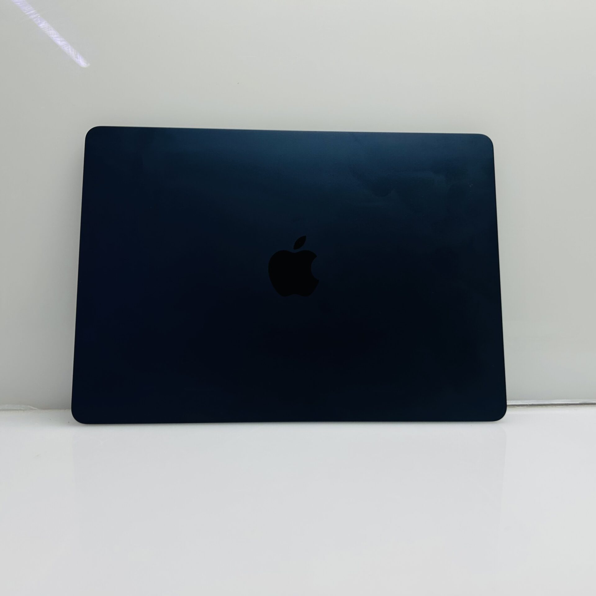 Apple MacBook Air 13-Inch “M4” 10 CPU/ 8 GPU (2025) 16GB RAM 256GB SSD Midnight (Grade B) - Image 2
