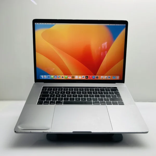 MacBook Pro 2018 メモリ16GB SSD256GB 6コア i7 Apple MacBook Pro 15-Inch “Core i7” 2.2GHz (TouchBar/2018) 16GB