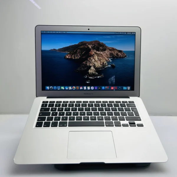 Apple Macbook Air 13-inch “Core i5” 1.8GHz (2017) 8GB RAM 128GB