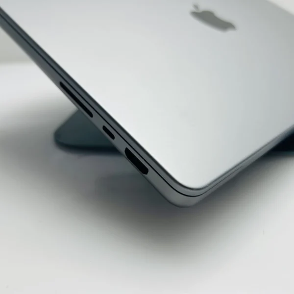 Apple MacBook Pro “M2 Pro” 14-Inch 10 CPU/16 GPU (2023) 16GB RAM