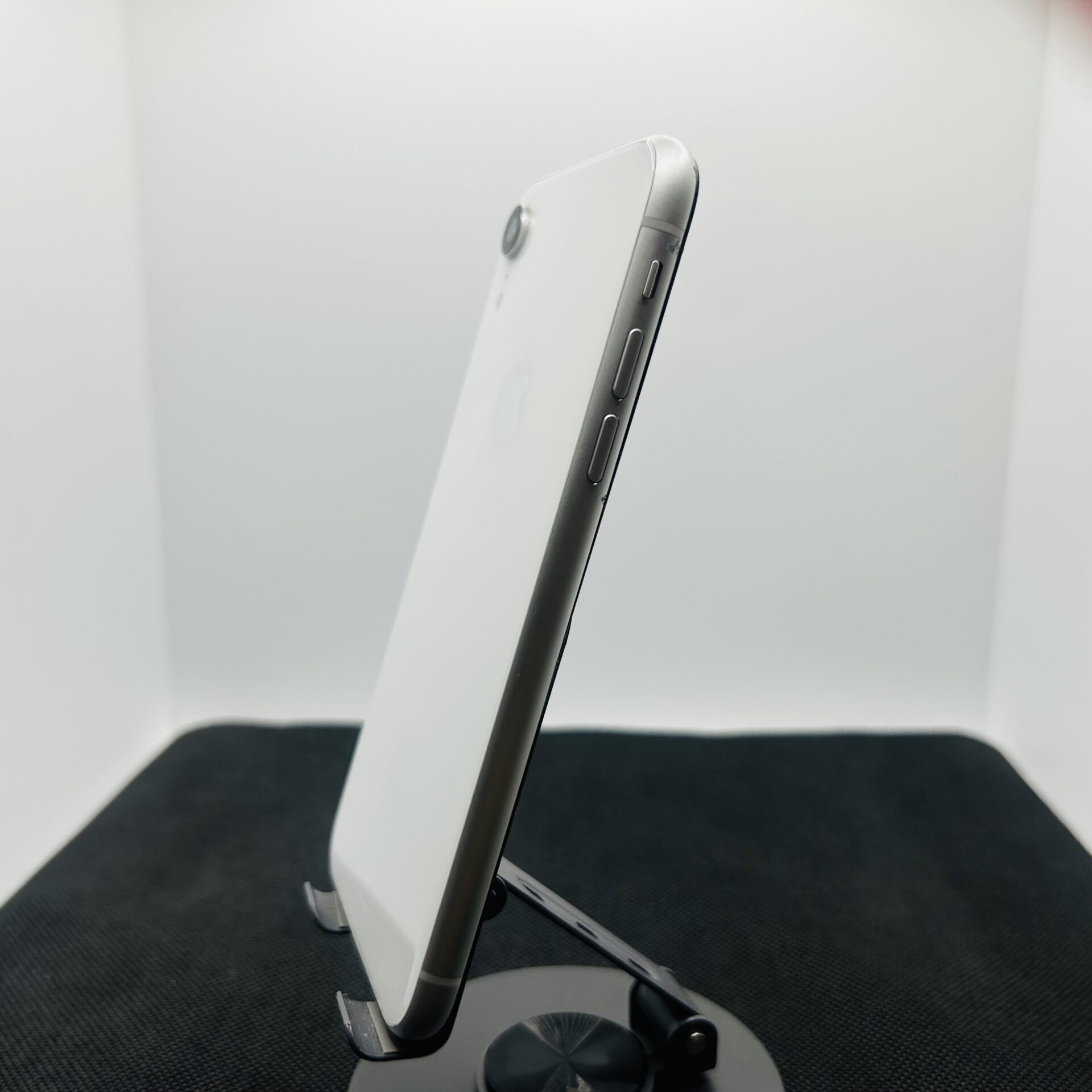 Apple iPhone XR 64GB White – (Grade B) | Epic Deals SA
