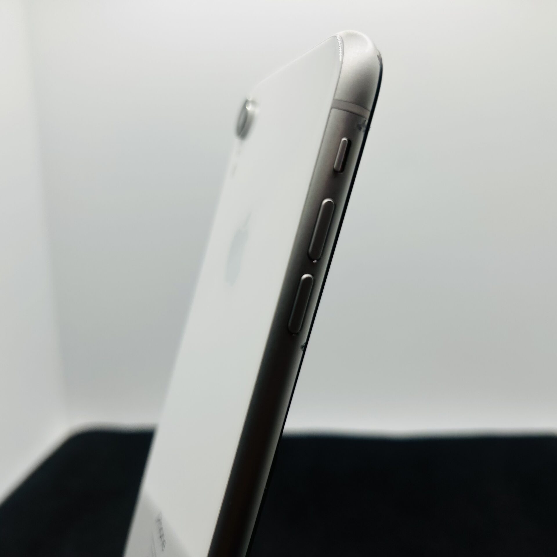 Apple iPhone XR 64GB White – (Grade B) | Epic Deals SA