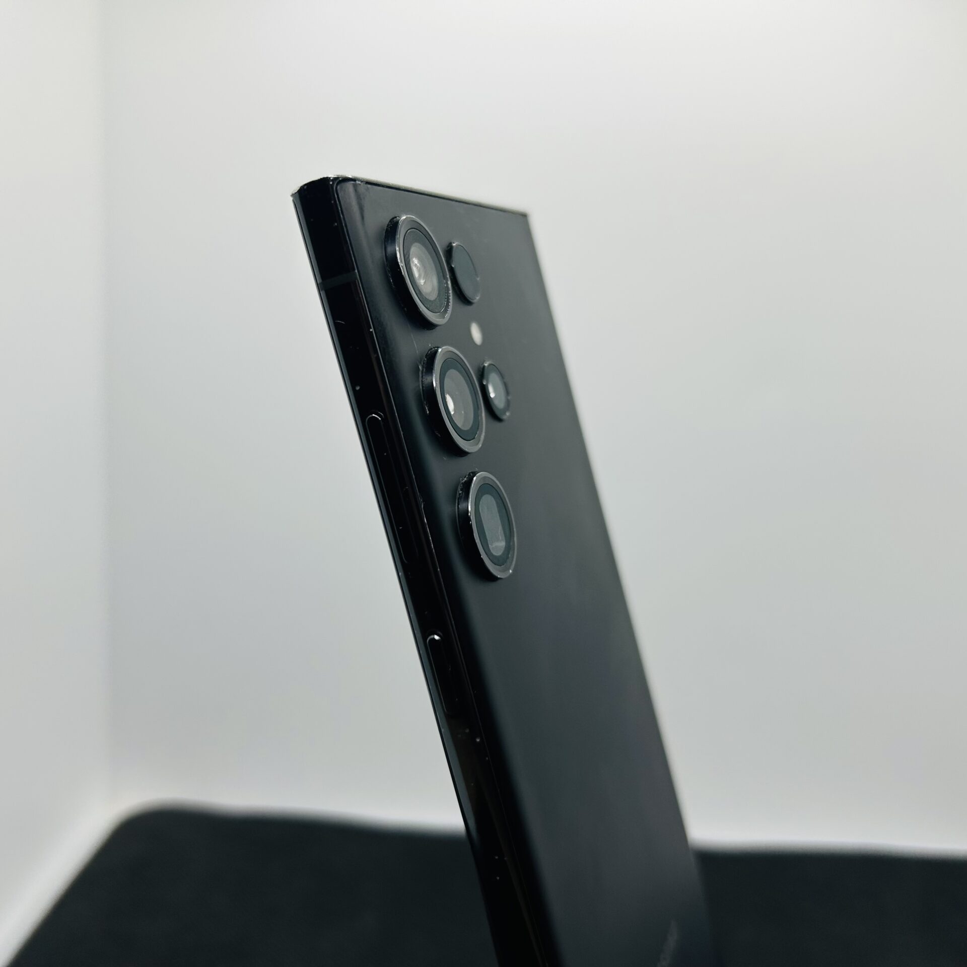 Samsung Galaxy S23 Ultra 512GB Phantom Black – (Grade B) | Epic