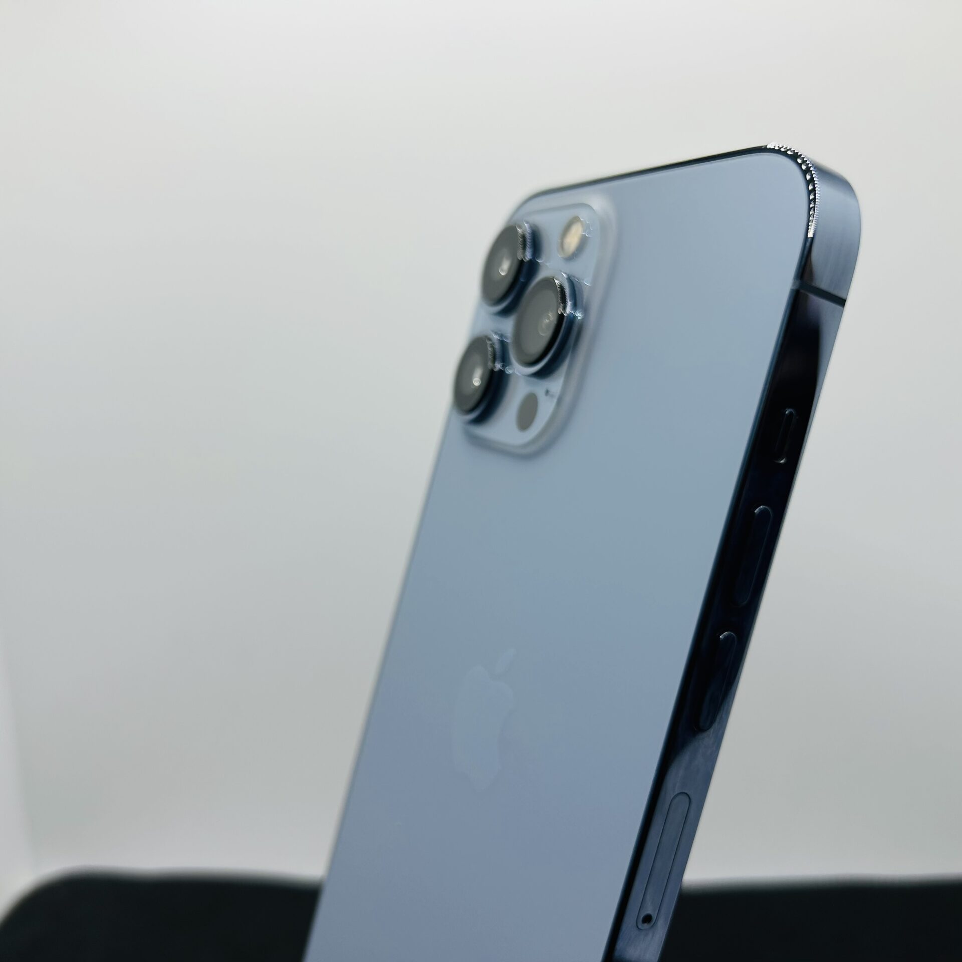 Apple iPhone 13 Pro Max 256GB Sierra Blue – (Grade B) | Epic Deals SA