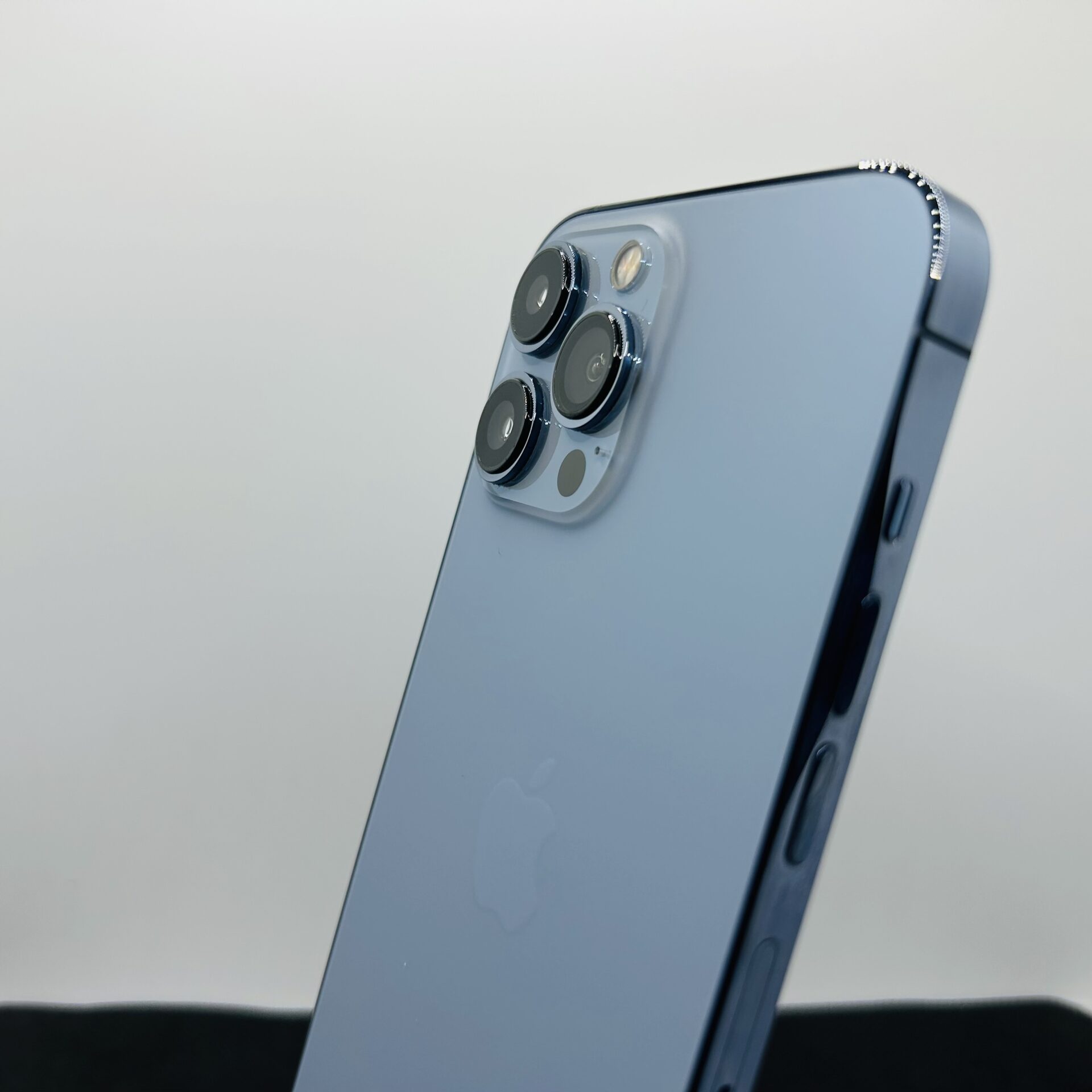 Apple iPhone 13 Pro Max 256GB Sierra Blue – (Grade B) | Epic Deals SA