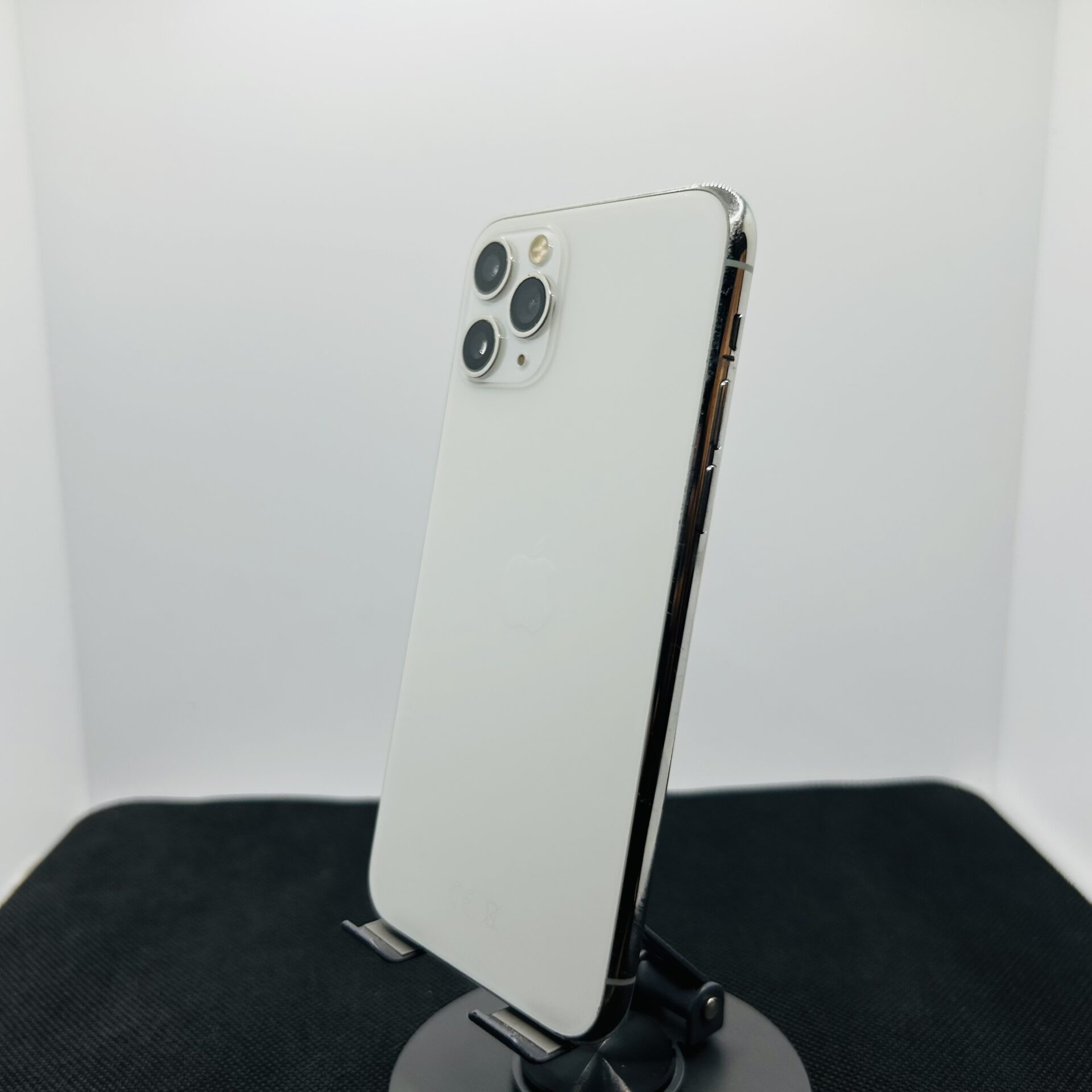 Apple iPhone 11 Pro 64GB Silver - (Grade B) - Image 7
