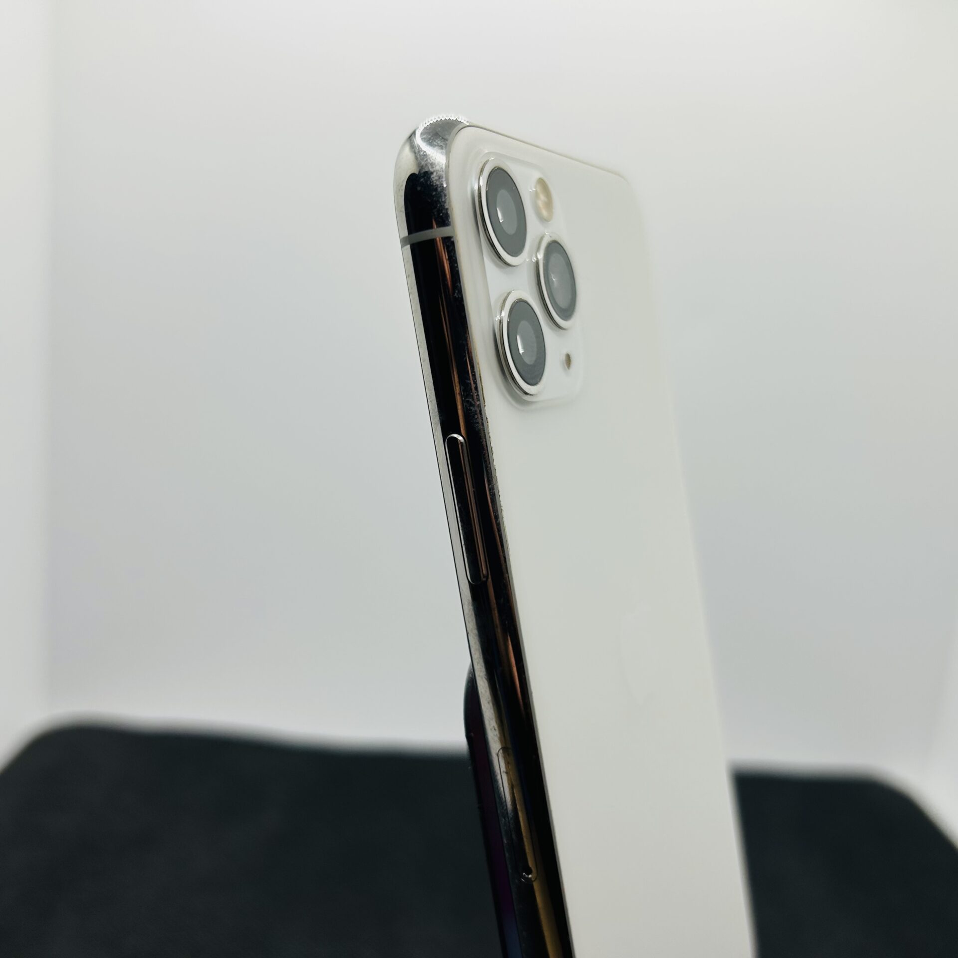 Apple iPhone 11 Pro 64GB Silver - (Grade B) | Epic Deals SA