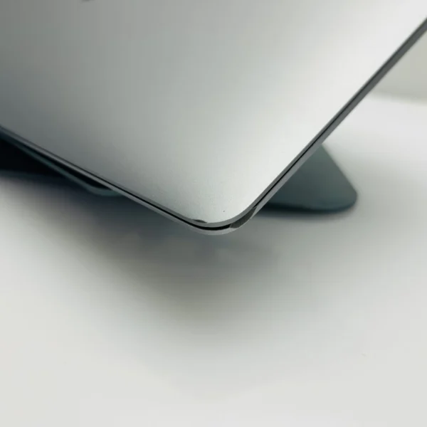 Apple MacBook Air 13-Inch “Core i5” 1.60GHz (Retina, 2018) 8GB RAM